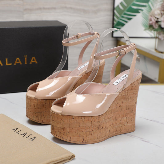 ALAIA WEDGE SANDAL IN BEIGE TAN GLOSSY CALFSKIN AND BEIGE RUBBER - 35
