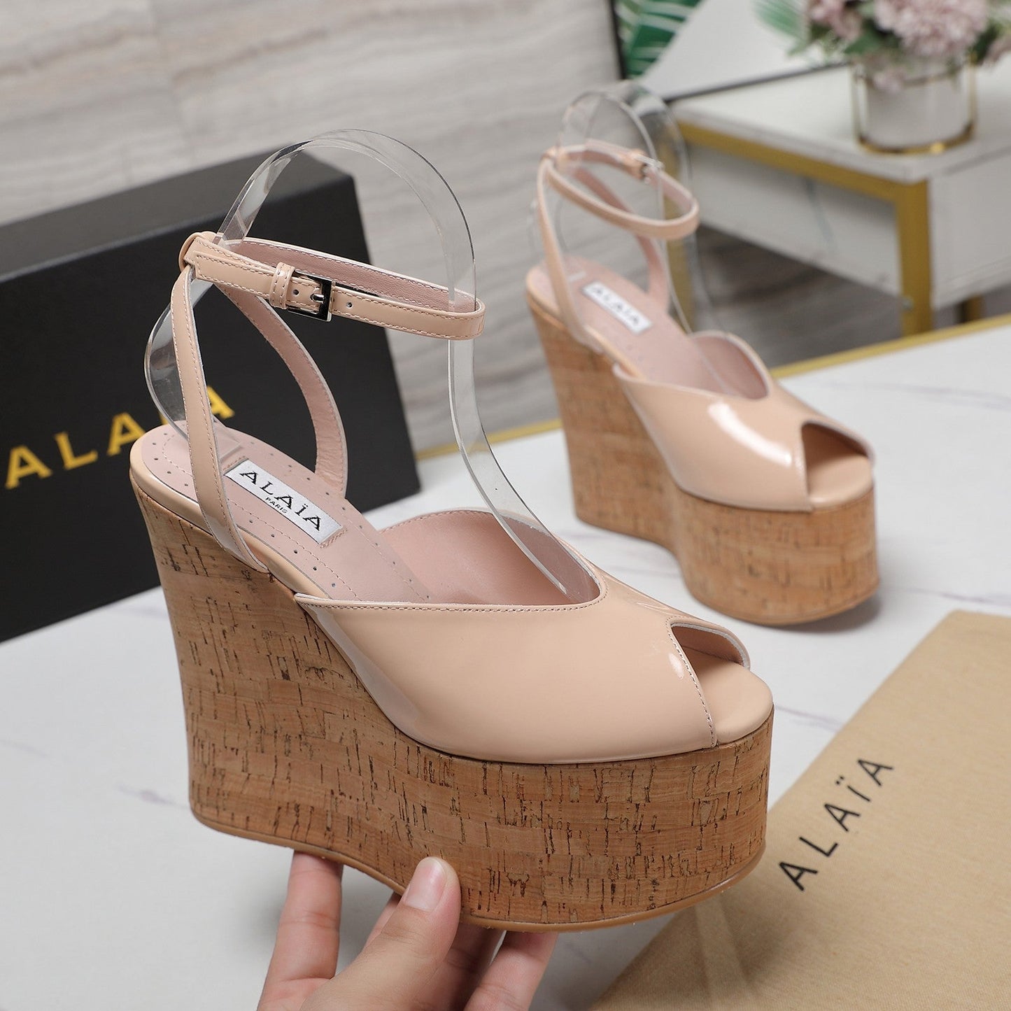 ALAIA WEDGE SANDAL IN BEIGE TAN GLOSSY CALFSKIN AND BEIGE RUBBER - 35