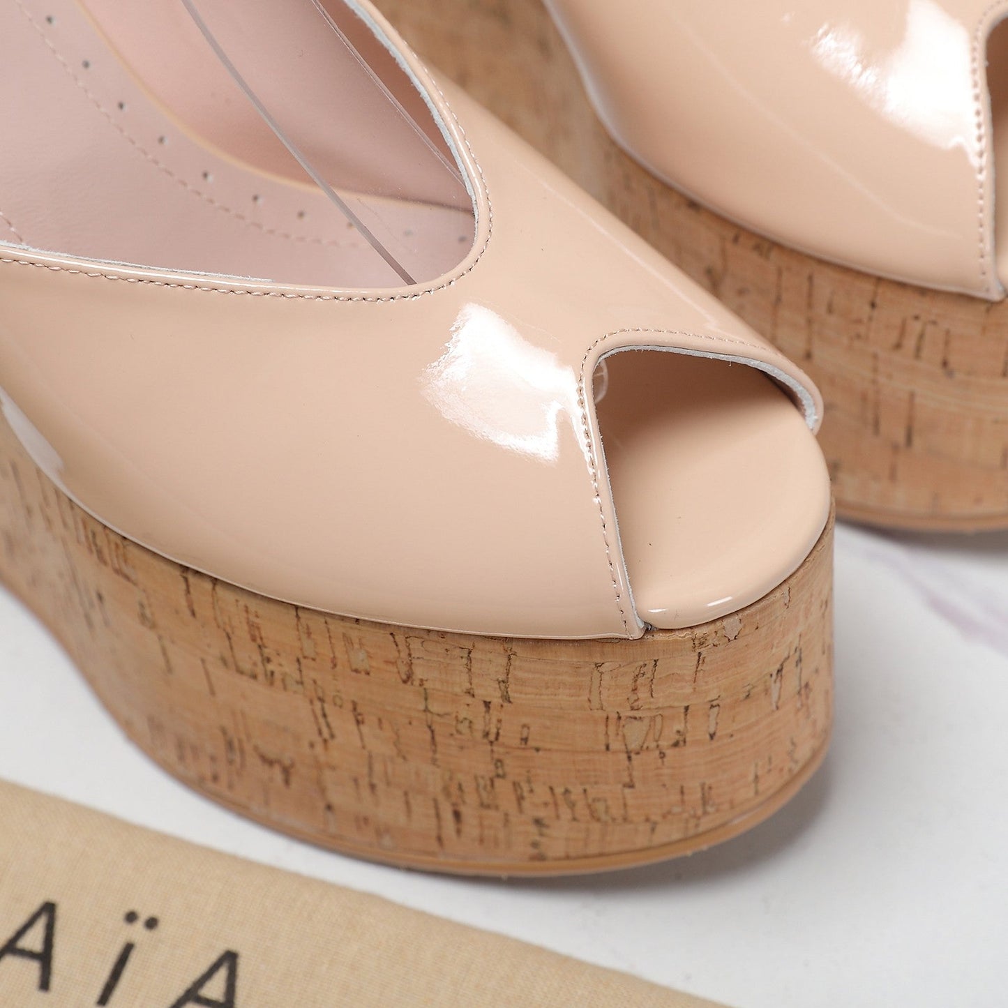 ALAIA WEDGE SANDAL IN BEIGE TAN GLOSSY CALFSKIN AND BEIGE RUBBER - 35
