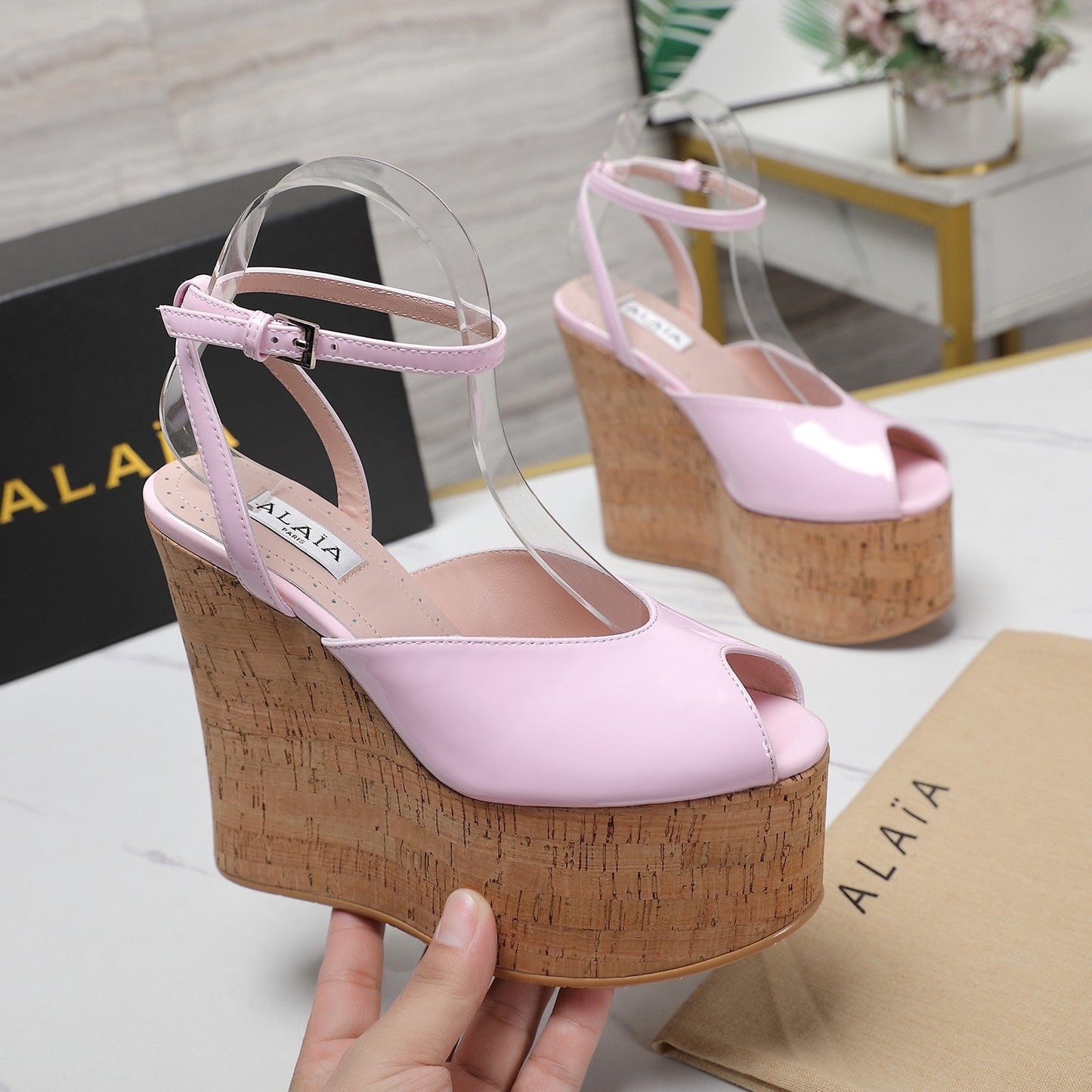 ALAIA WEDGE SANDAL IN ROSE PINK GLOSSY CALFSKIN AND BEIGE RUBBER - 35