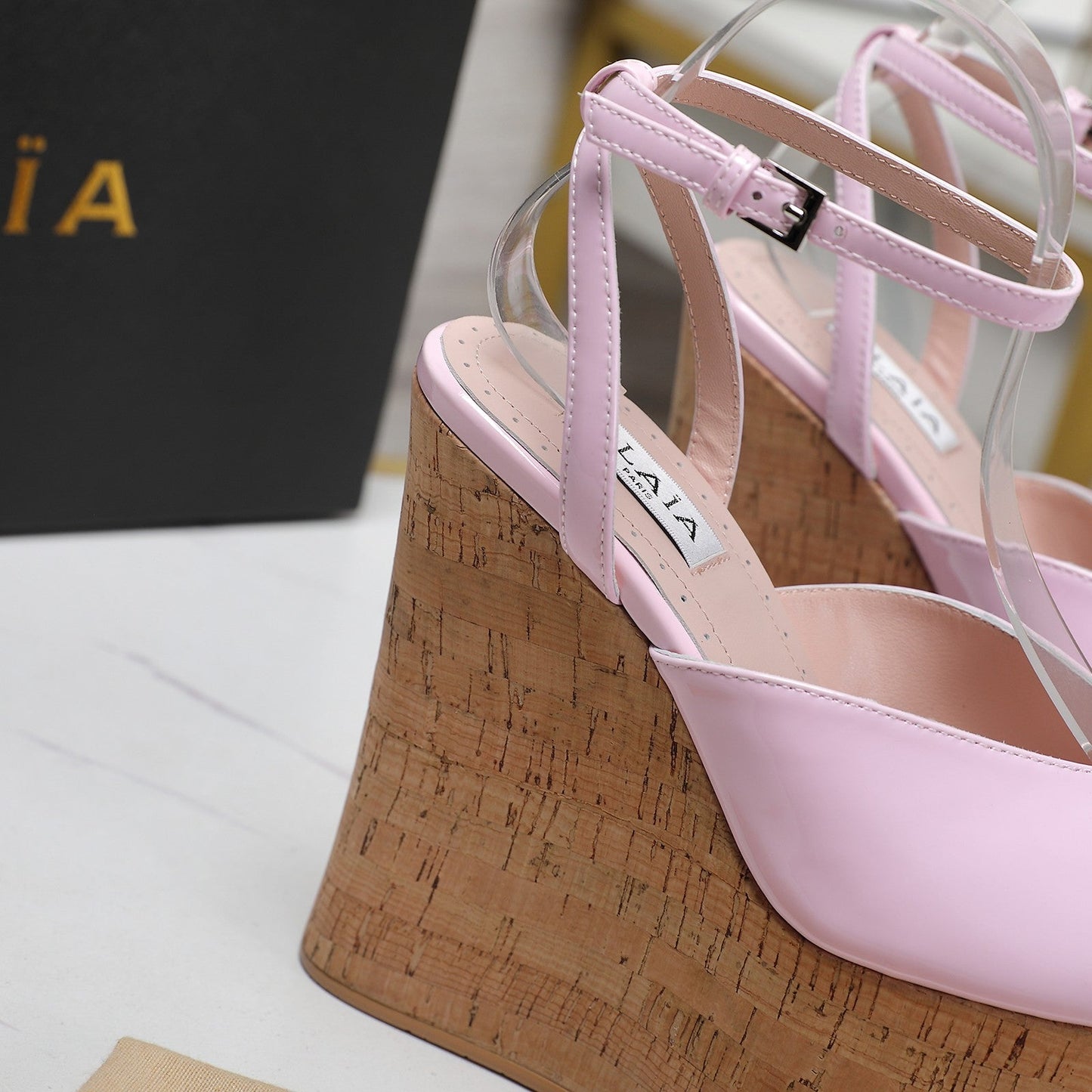 ALAIA WEDGE SANDAL IN ROSE PINK GLOSSY CALFSKIN AND BEIGE RUBBER - 35