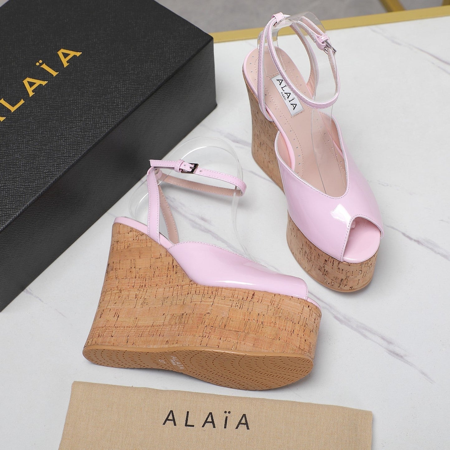 ALAIA WEDGE SANDAL IN ROSE PINK GLOSSY CALFSKIN AND BEIGE RUBBER - 35