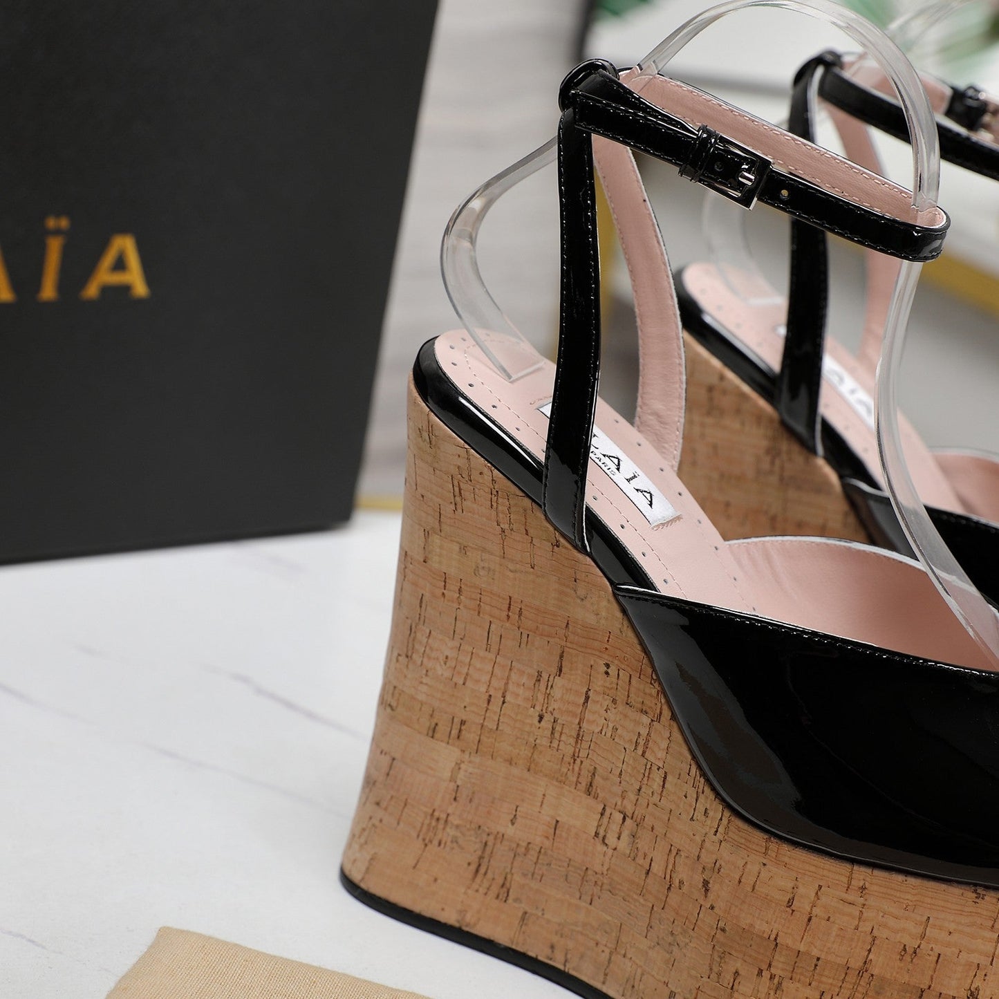 ALAIA WEDGE SANDAL IN BLACK GLOSSY CALFSKIN AND BEIGE RUBBER - 35