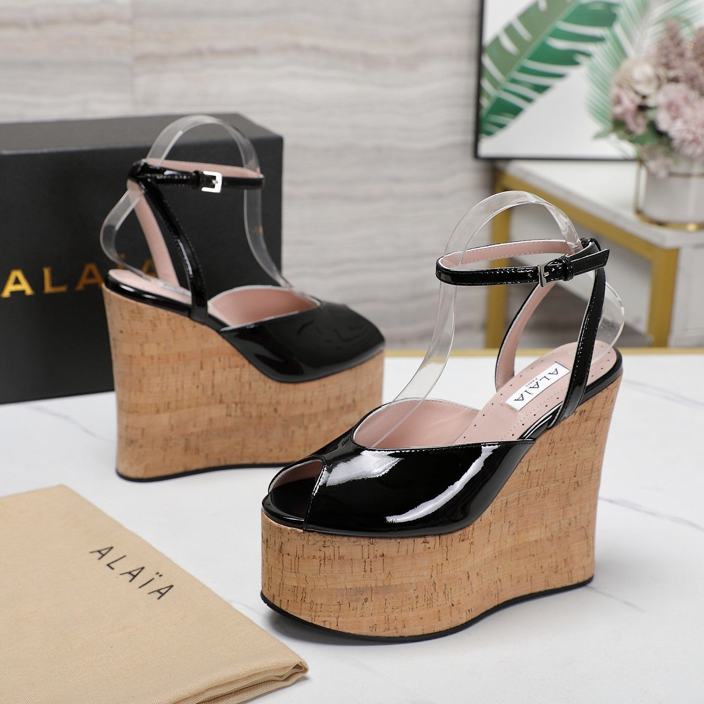 ALAIA WEDGE SANDAL IN BLACK GLOSSY CALFSKIN AND BEIGE RUBBER - 35