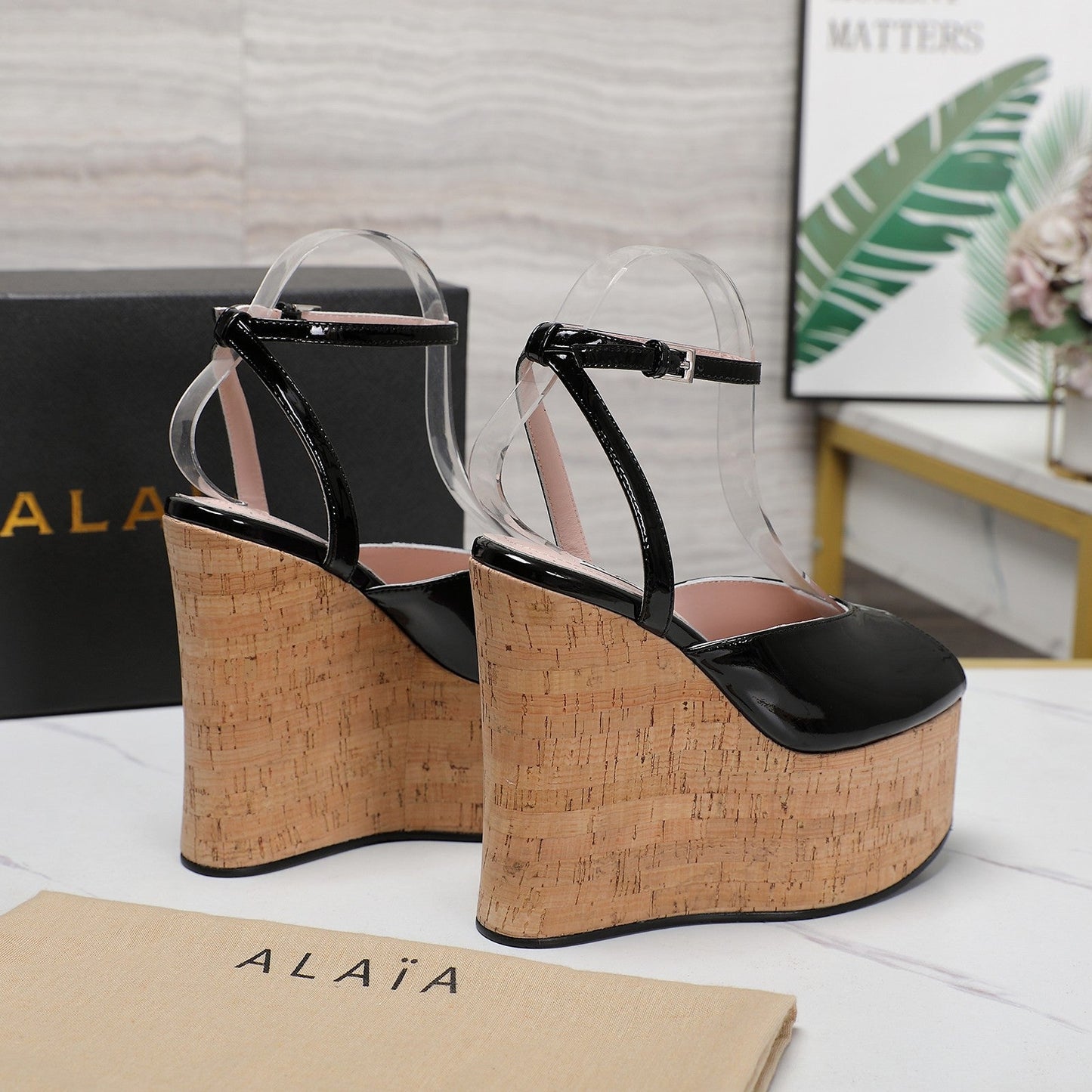 ALAIA WEDGE SANDAL IN BLACK GLOSSY CALFSKIN AND BEIGE RUBBER - 35