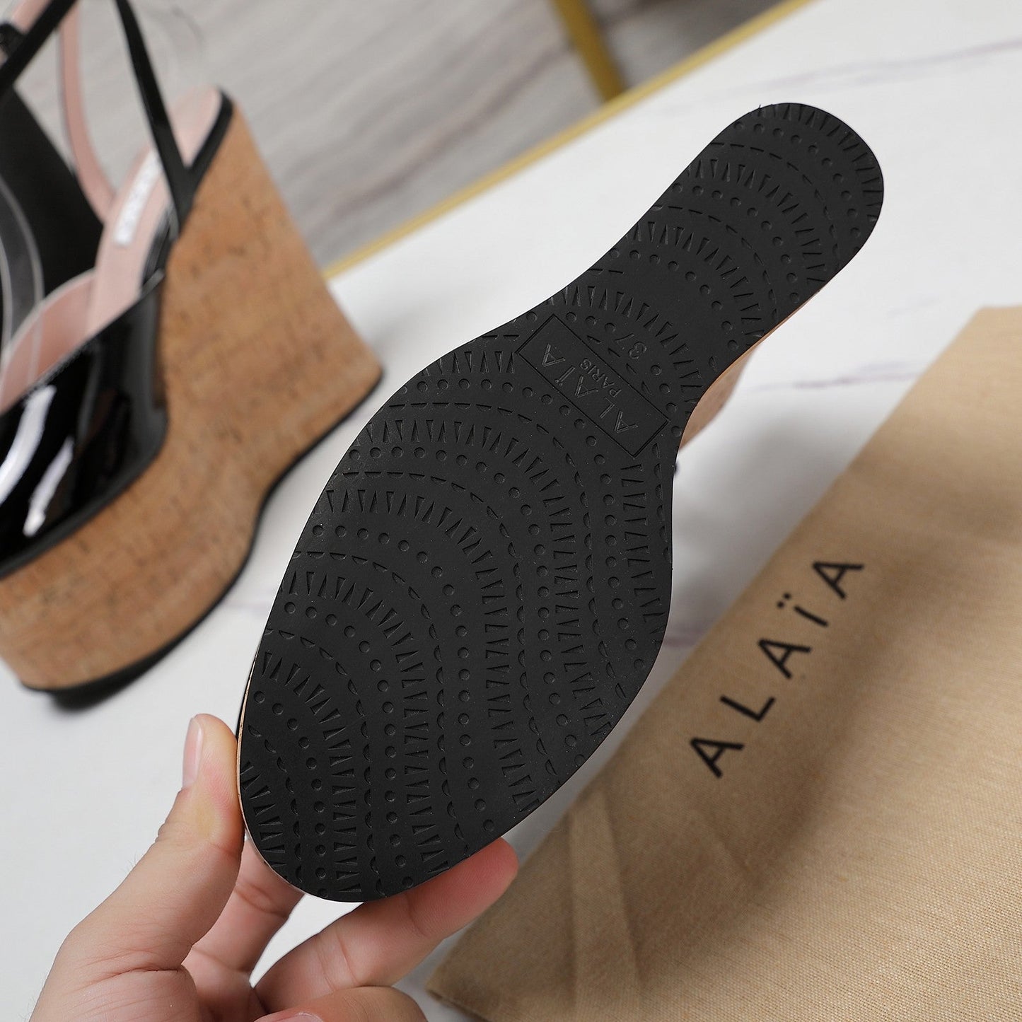 ALAIA WEDGE SANDAL IN BLACK GLOSSY CALFSKIN AND BEIGE RUBBER - 35