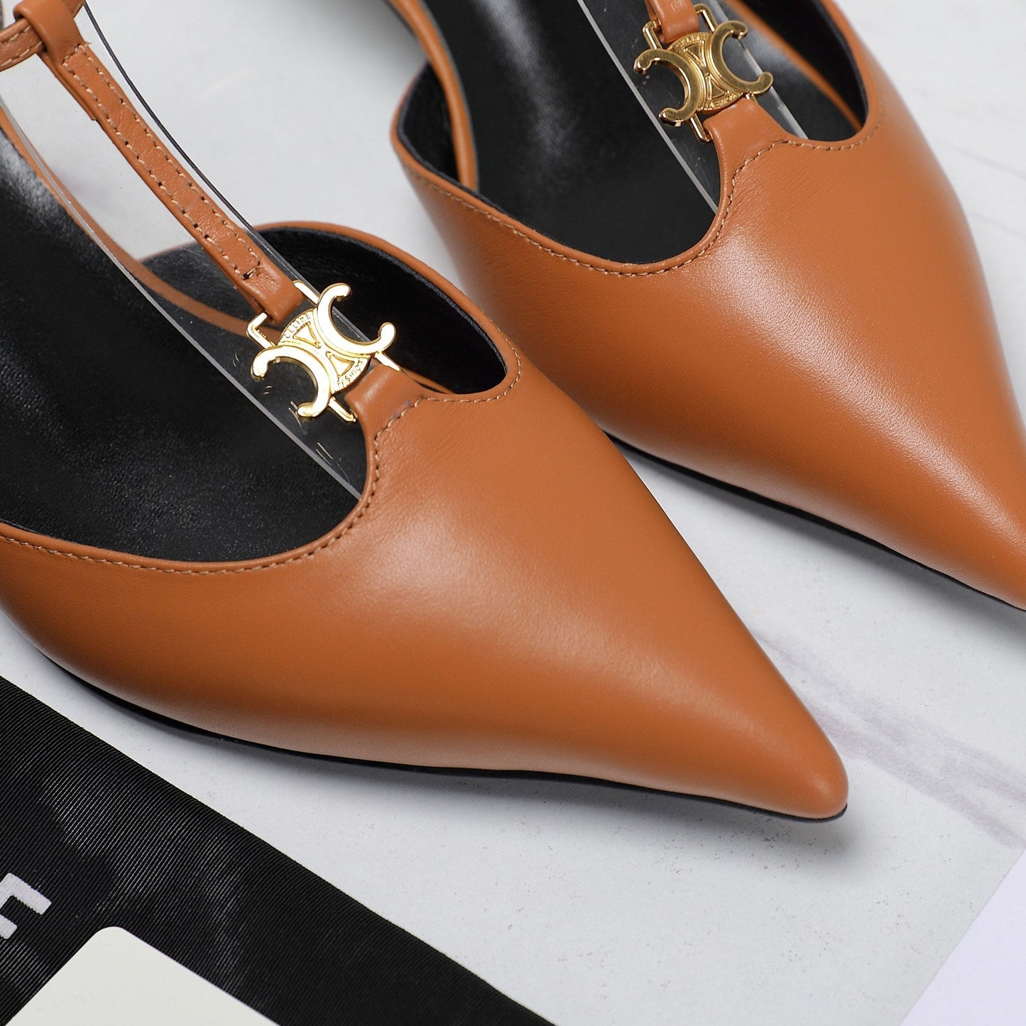 HIGH 5 CM SLINGBACK IN CINNAMON BROWN CALFSKIN WITH GOLD LOGO - 35