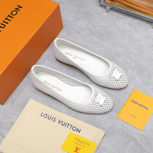 LV WOMEN'S BALLET FLAT IN WHITE CALFSKIN WITH PERFORATION CRAFTMANSHIP - 35
