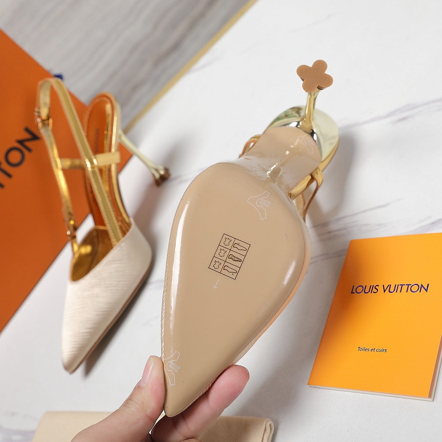 LV WOMEN BLOSSOM SLINGBACK PUMP IN GOLDEN EMBROIDERED FABRIC - 35 / 7.5 CM