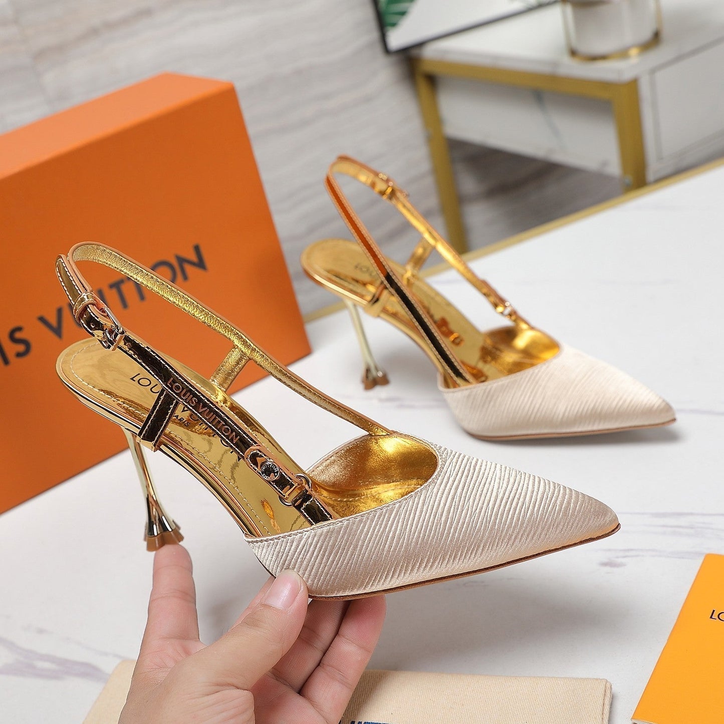 LV WOMEN BLOSSOM SLINGBACK PUMP IN GOLDEN EMBROIDERED FABRIC - 35 / 7.5 CM