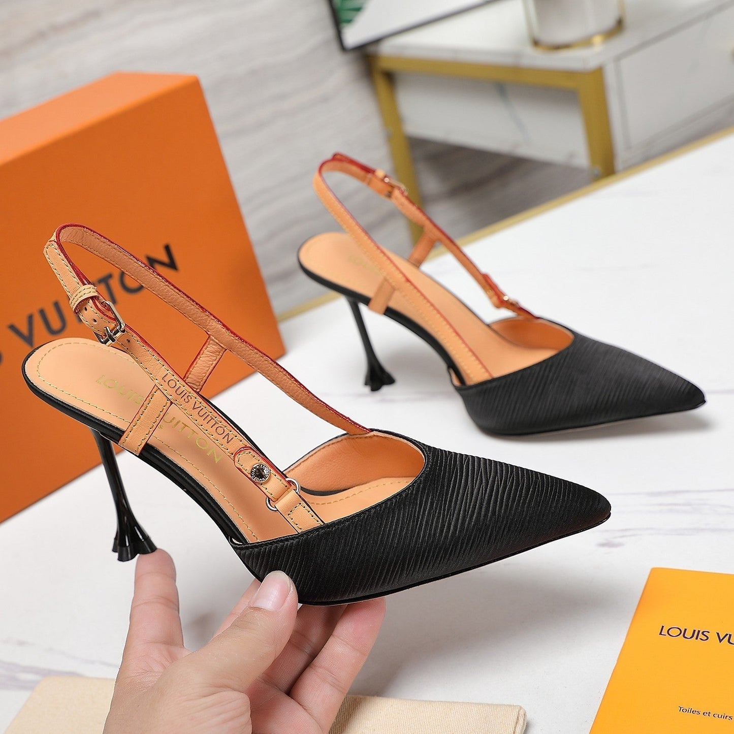 LV WOMEN BLOSSOM SLINGBACK PUMP IN BLACK EMBROIDERED FABRIC - 35 / 7.5 CM