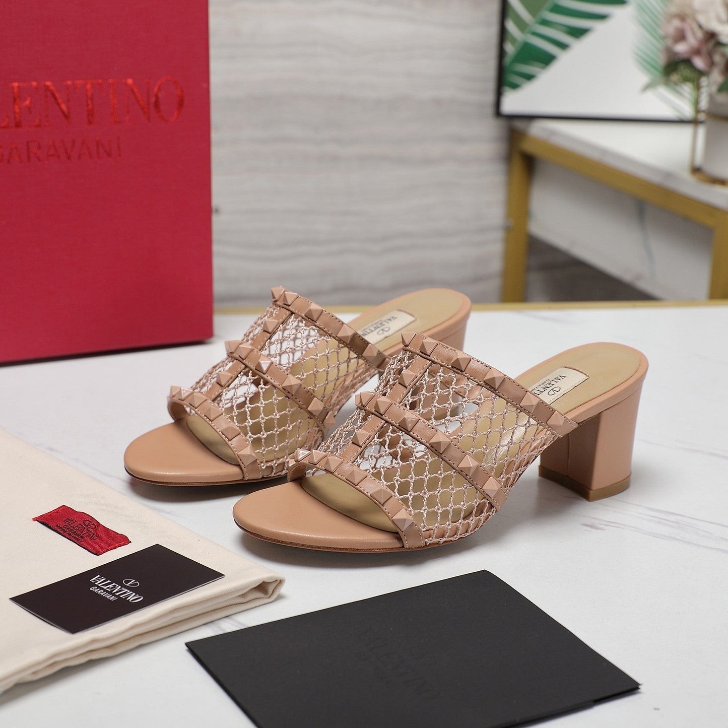 WOMEN'S BLACK ROCKSTUD DESERT SAND MESH SLIDER SANDAL WITH MATCHING STUDS 65 MM - 35