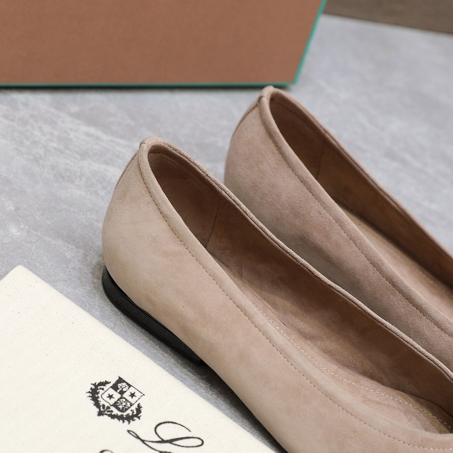 CLASSIC BALLET SHOES IN BEIGE SUEDUE - 35