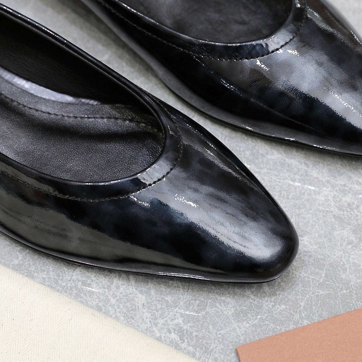 CLASSIC BALLET SHOES IN BLACK LEOPARD GLOSSY LEATHER - 35
