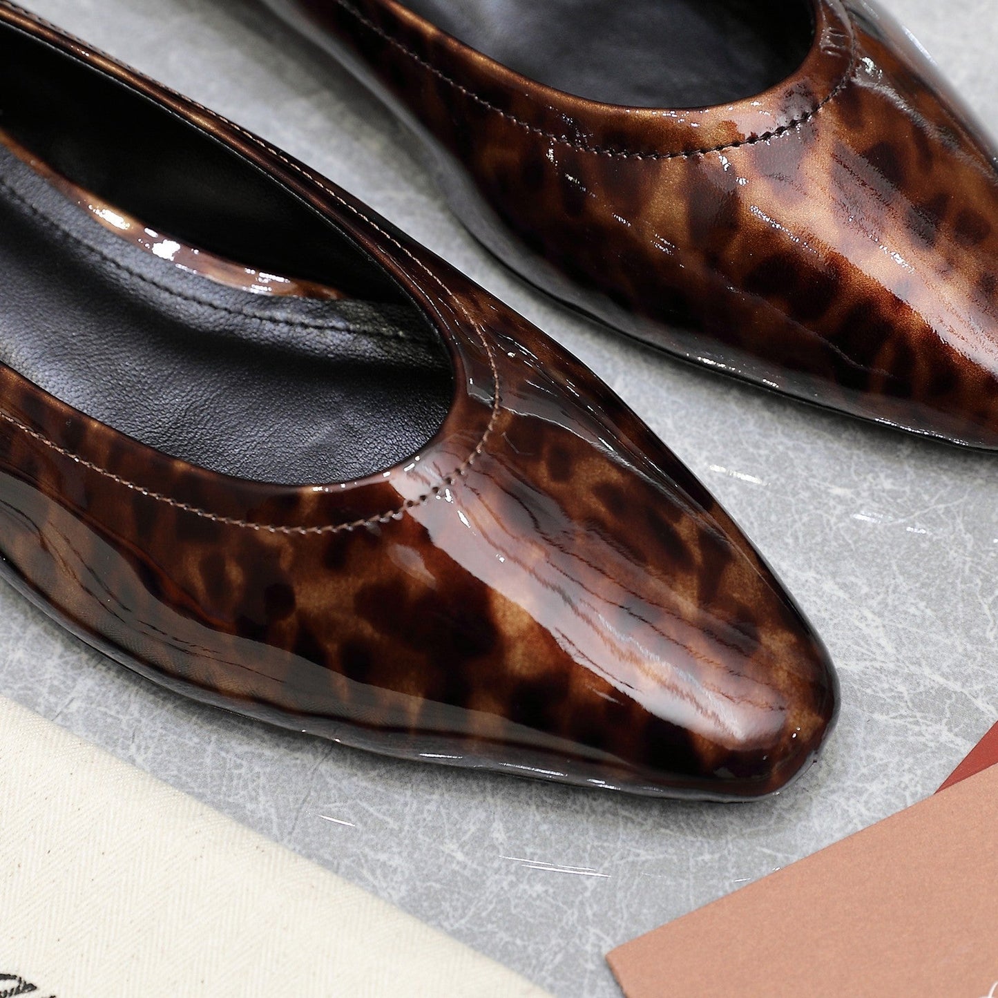 CLASSIC BALLET SHOES IN LEOPARD PRINT GLOSSY LEATHER - 35