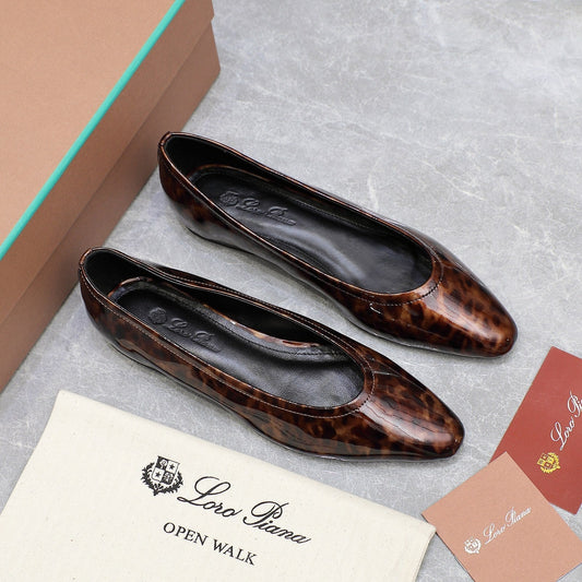 CLASSIC BALLET SHOES IN LEOPARD PRINT GLOSSY LEATHER - 35