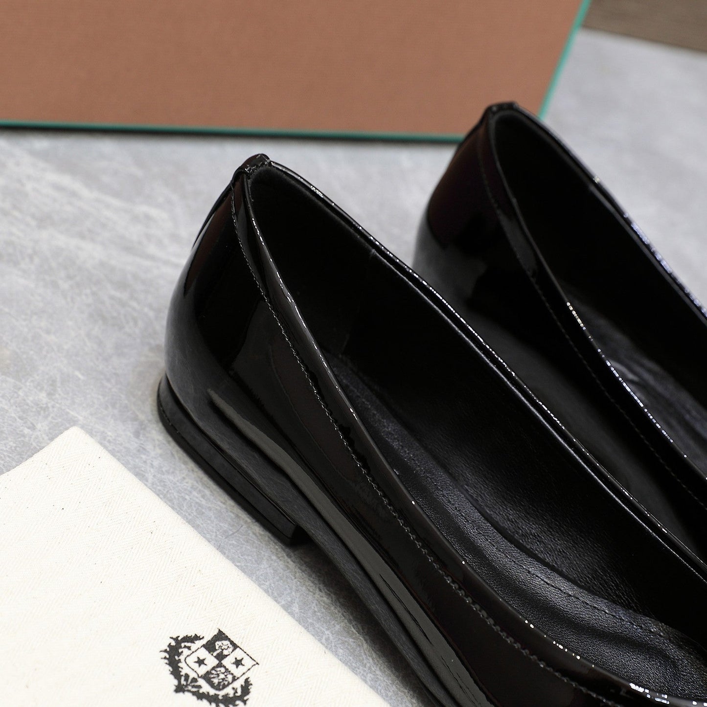 CLASSIC BALLET SHOES IN BLACK GLOSSY LEATHER - 35