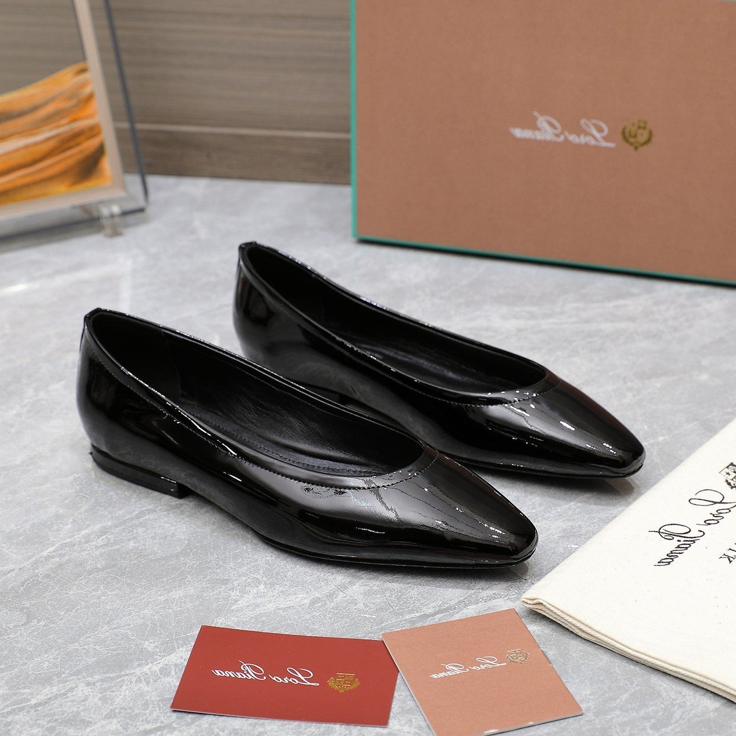 CLASSIC BALLET SHOES IN BLACK GLOSSY LEATHER - 35