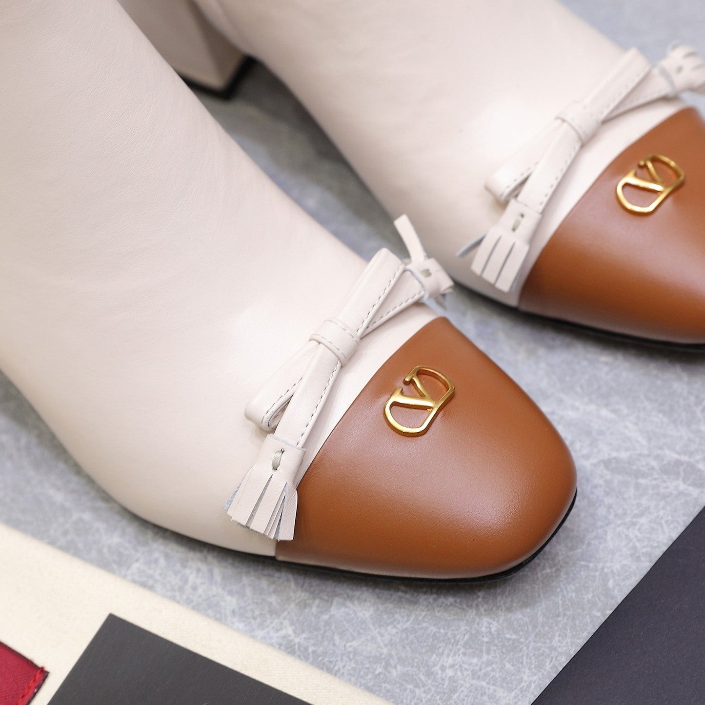 VALENTINO 25S VALET DU ROI ANKLE BOOTS 60 MM IN CREAM WHITE MIX BROWN CALFSKIN WITH BOW - 35