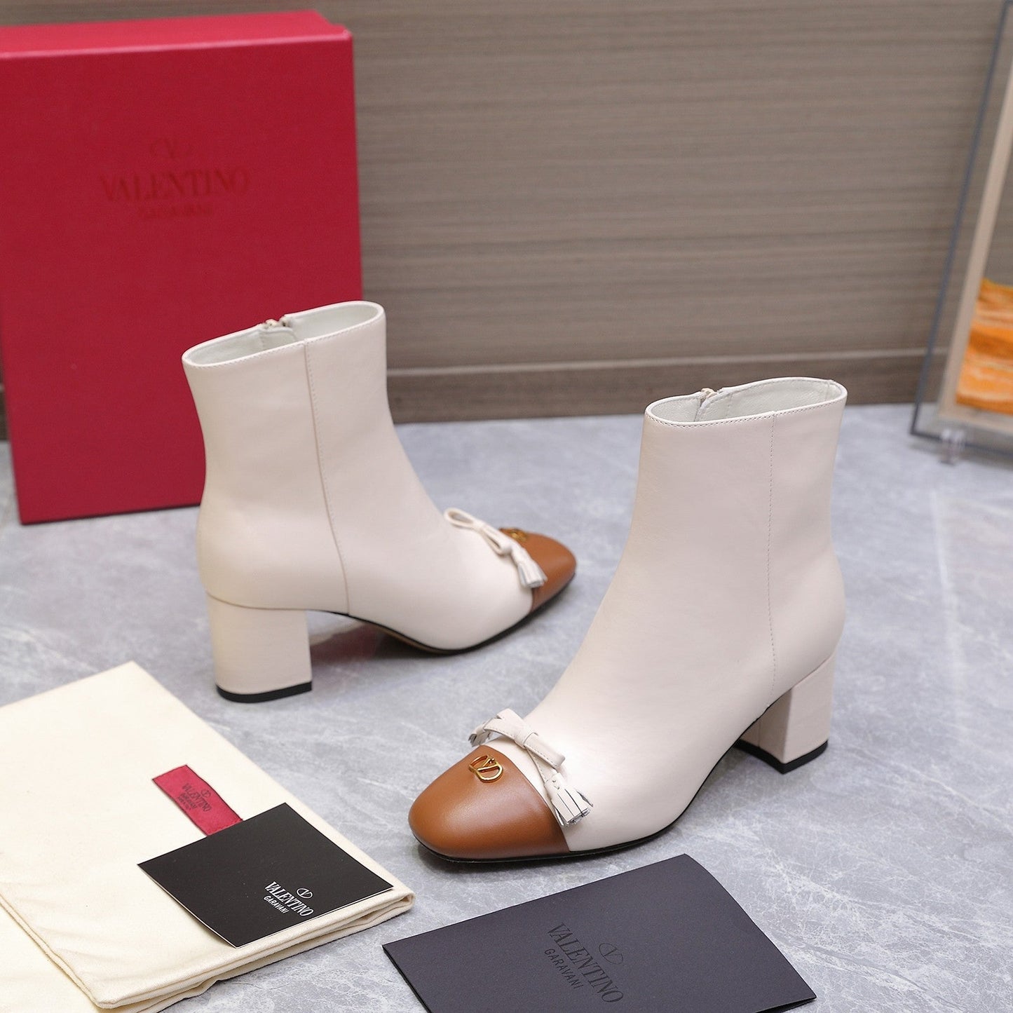VALENTINO 25S VALET DU ROI ANKLE BOOTS 60 MM IN CREAM WHITE MIX BROWN CALFSKIN WITH BOW - 35