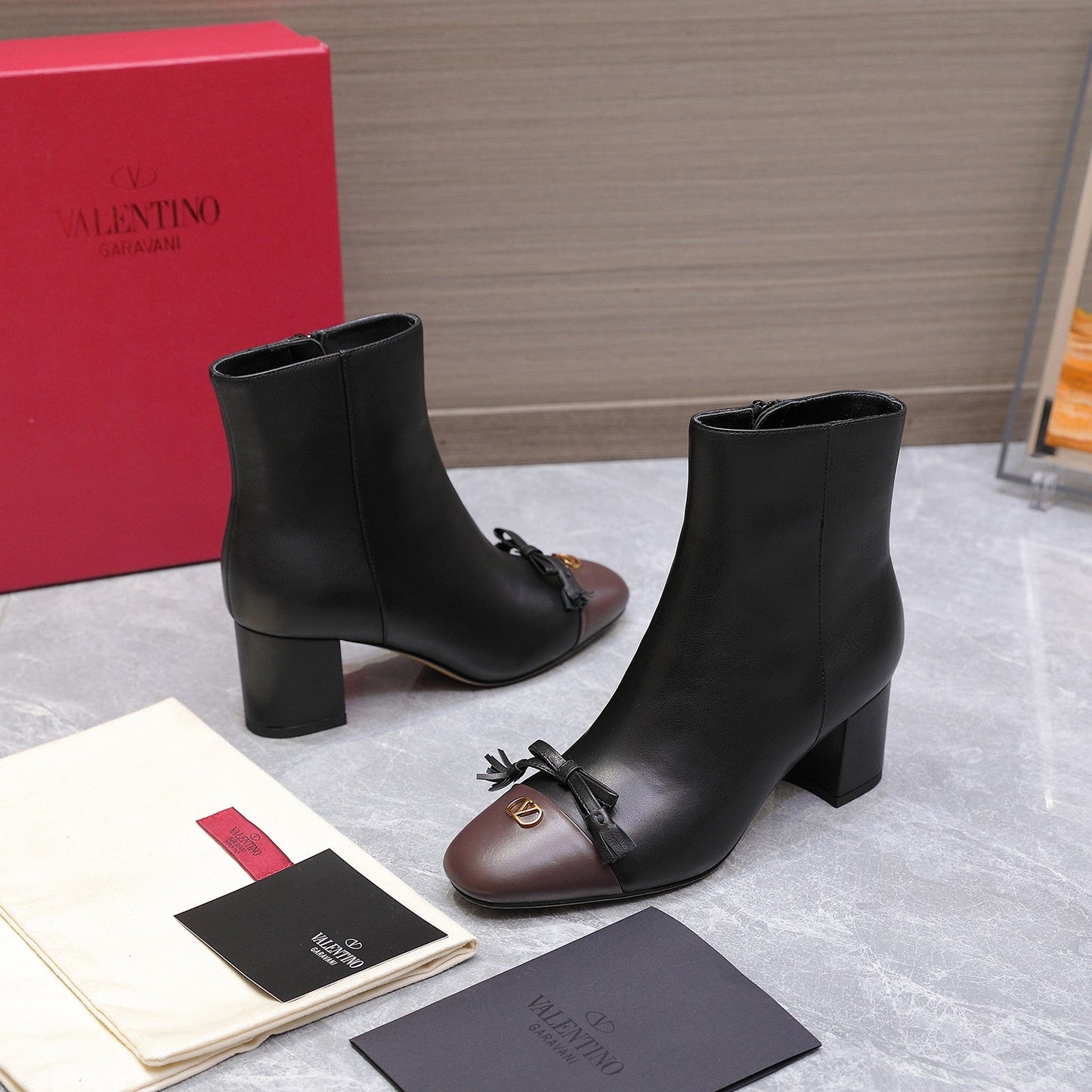 VALENTINO 25S VALET DU ROI ANKLE BOOTS 60 MM IN BLACK MIX DARK BROWN CALFSKIN WITH BOW - 35