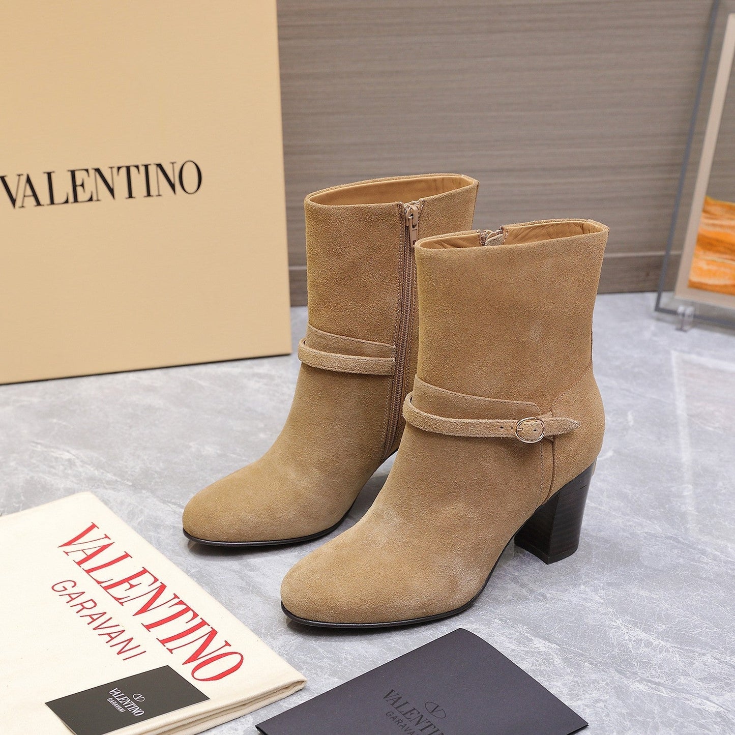 VALENTINO 25S GARAVANI VLOGO LOW BOOTS 80 MM IN LIGHT BROWN SUEDE - 34