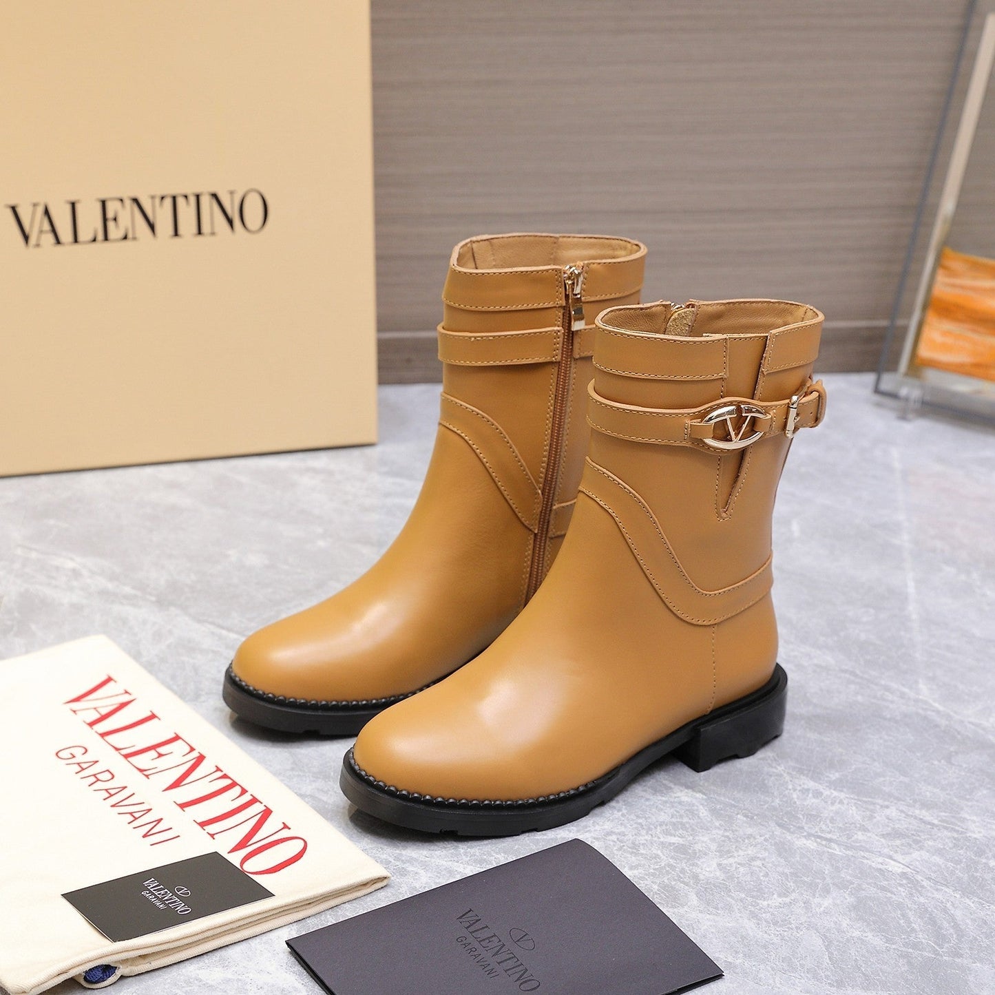 VALENTINO 25S FLAT ANKLE BOOTS IN LIGHT BROWN CALFSKIN - 34