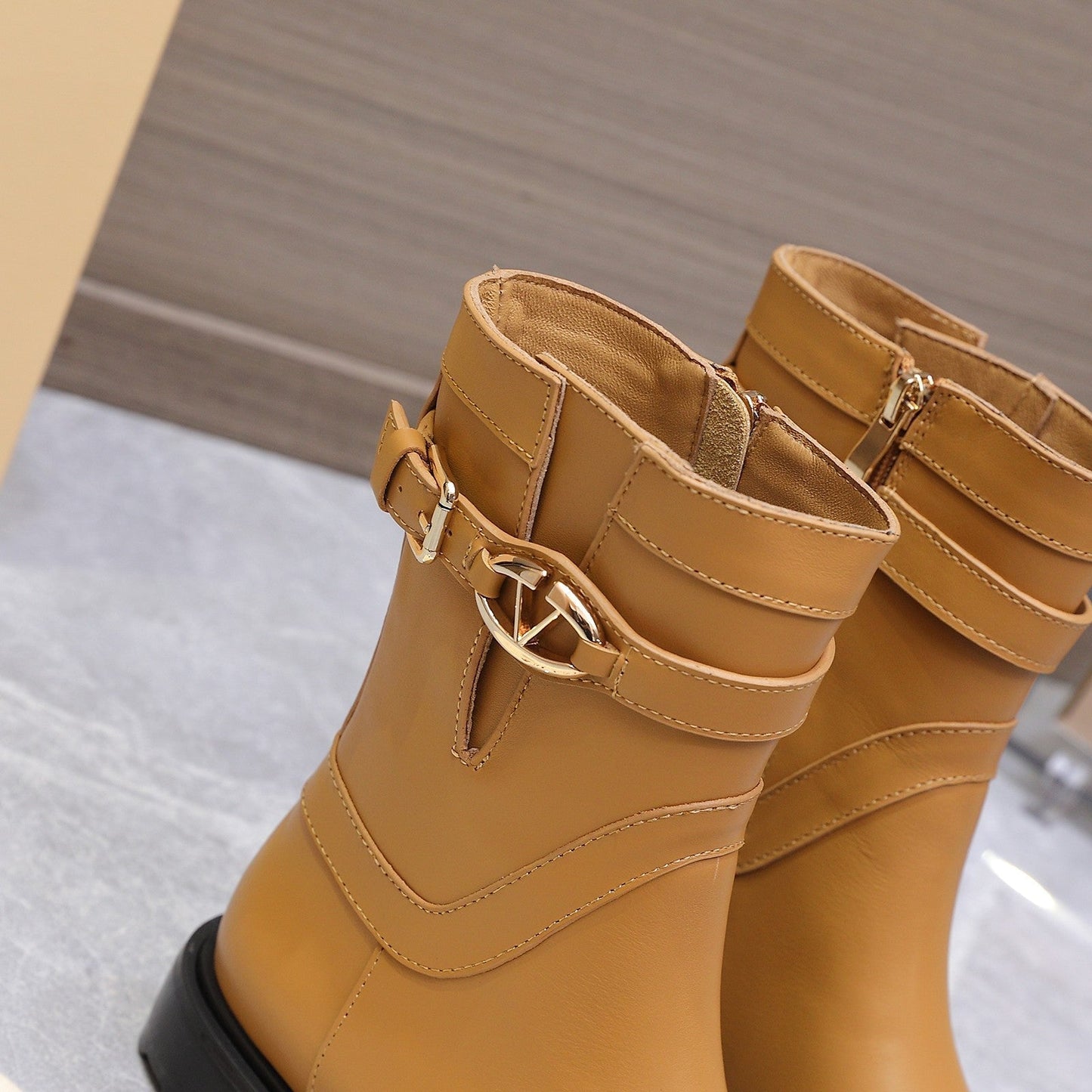 VALENTINO 25S FLAT ANKLE BOOTS IN LIGHT BROWN CALFSKIN - 34