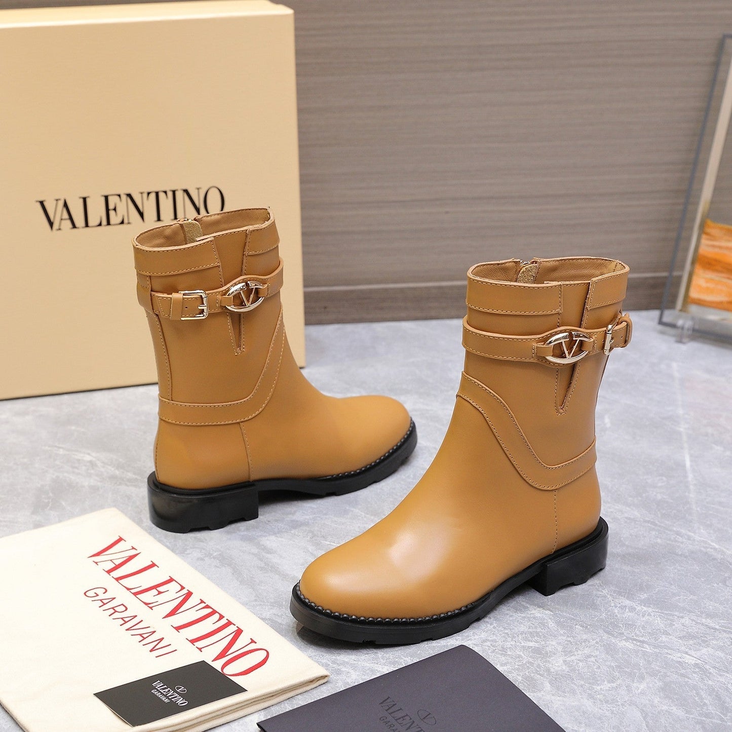 VALENTINO 25S FLAT ANKLE BOOTS IN LIGHT BROWN CALFSKIN - 34