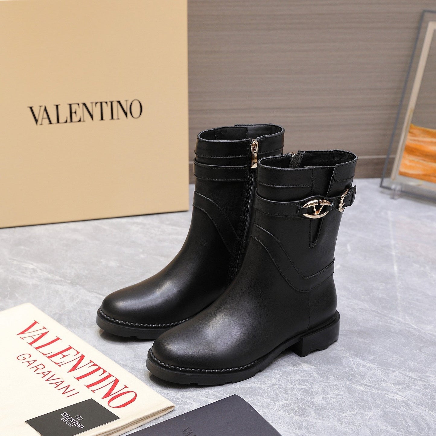 VALENTINO 25S FLAT ANKLE BOOTS IN BLACK CALFSKIN - 34