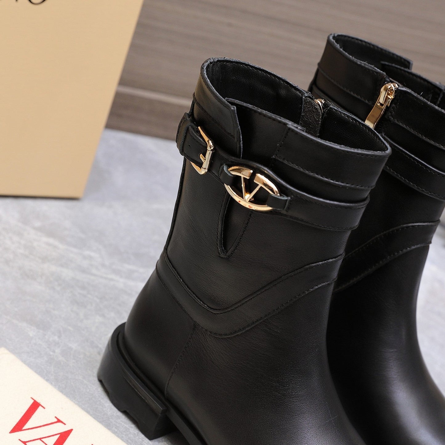 VALENTINO 25S FLAT ANKLE BOOTS IN BLACK CALFSKIN - 34