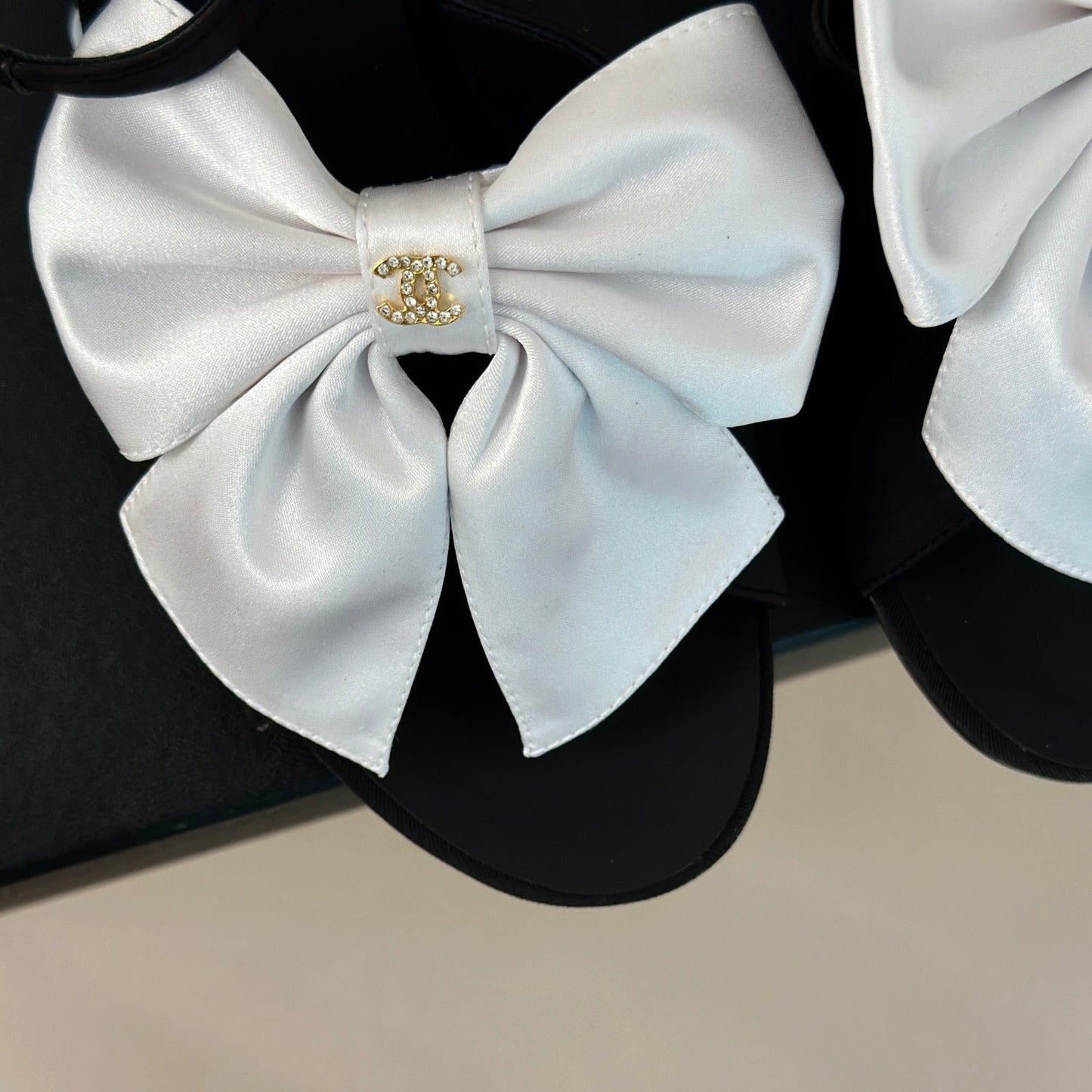 Double CC Big Bow High Sandal Sheepskin Black White - 35