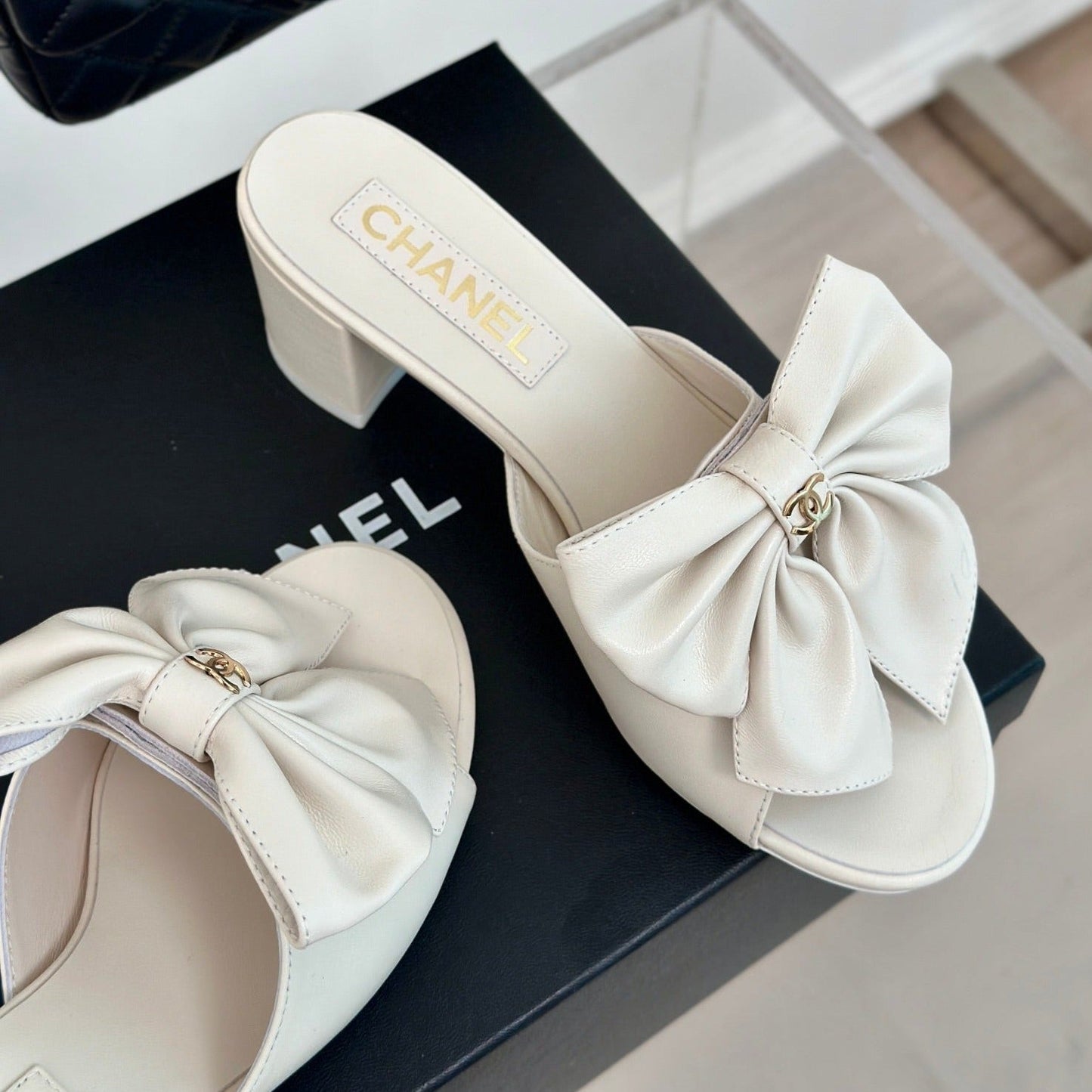 Double CC Big Bow High Heels Sheepskin White - 35