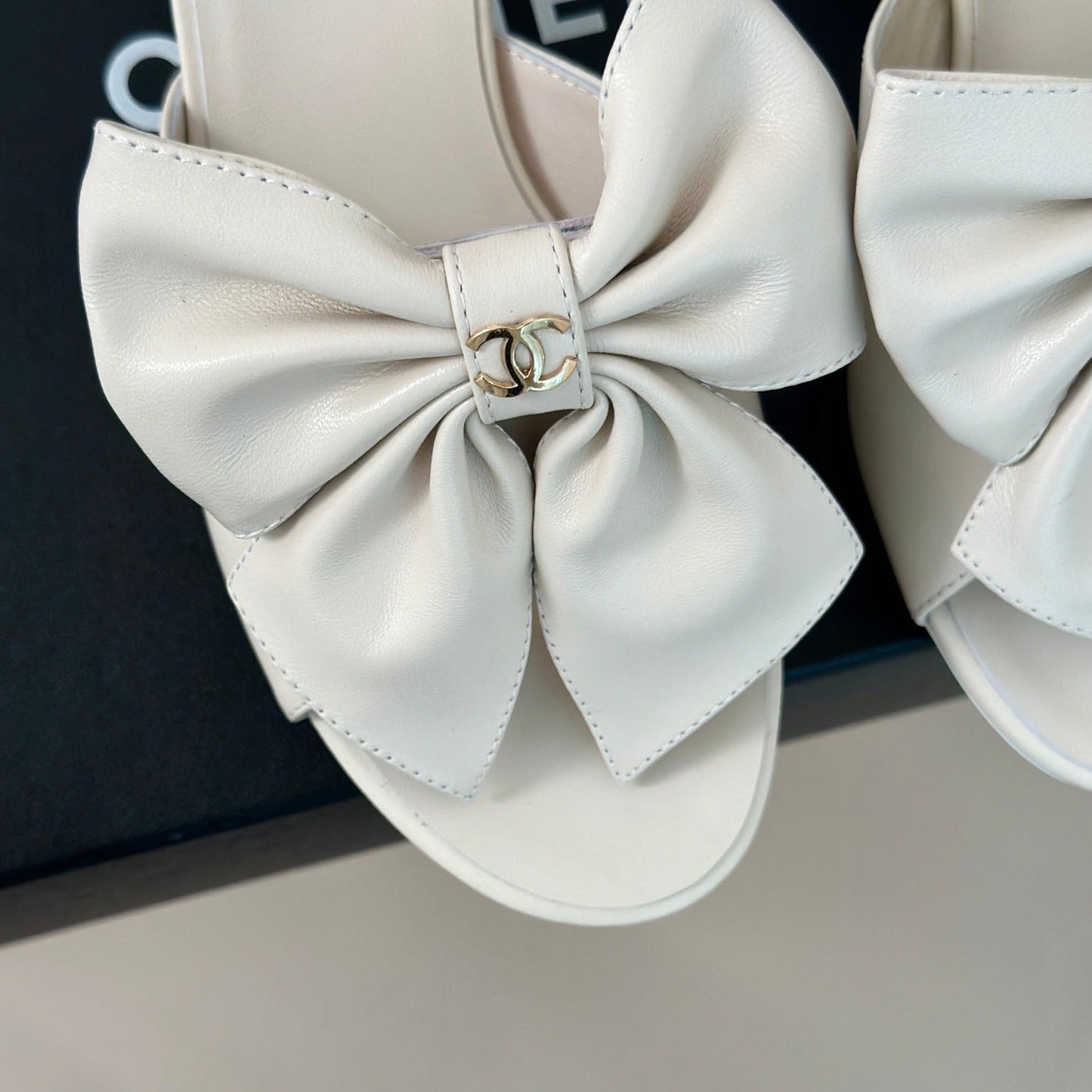 Double CC Big Bow High Heels Sheepskin White - 35