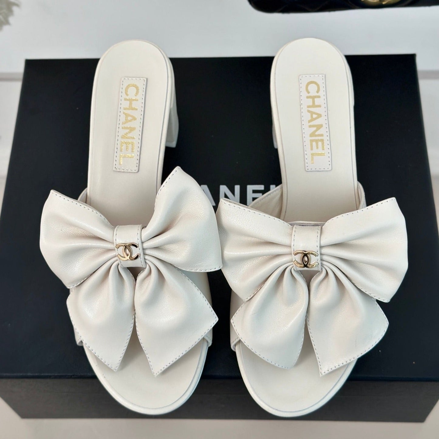 Double CC Big Bow High Heels Sheepskin White - 35