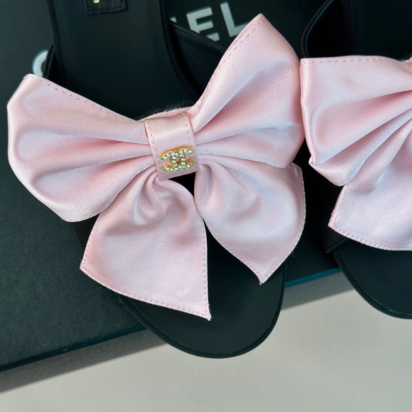 Double CC Big Bow High Heels Sheepskin Light Pink / Black - 35