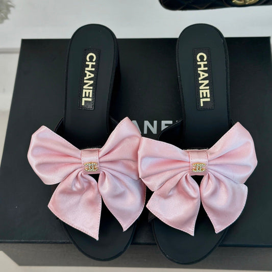 Туфлі на високих підборах Double CC Big Bow з овчини світло-рожеві / чорні - 35