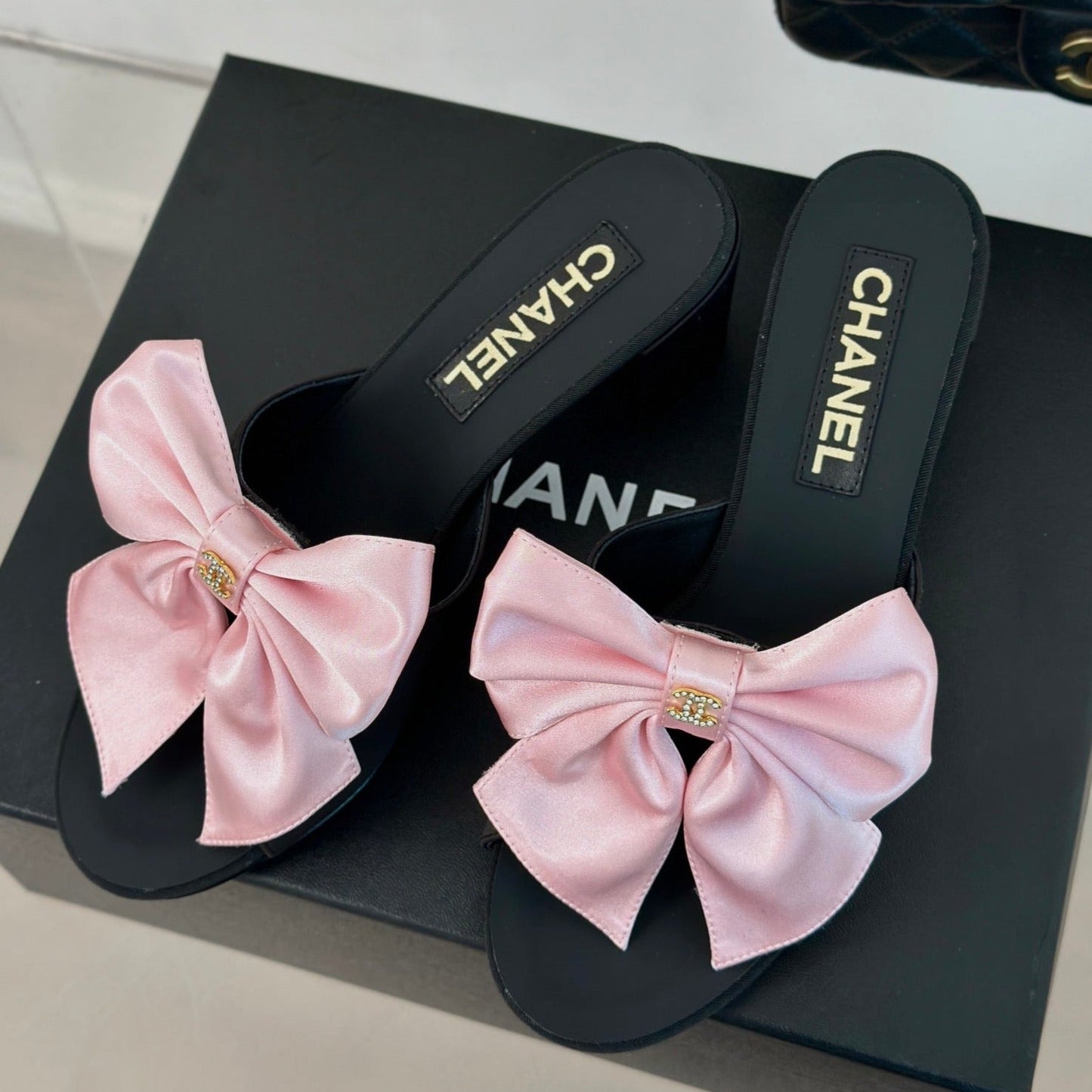 Double CC Big Bow High Heels Sheepskin Light Pink / Black - 35