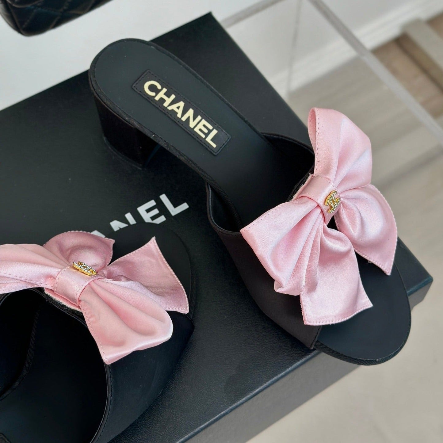 Double CC Big Bow High Heels Sheepskin Light Pink / Black - 35