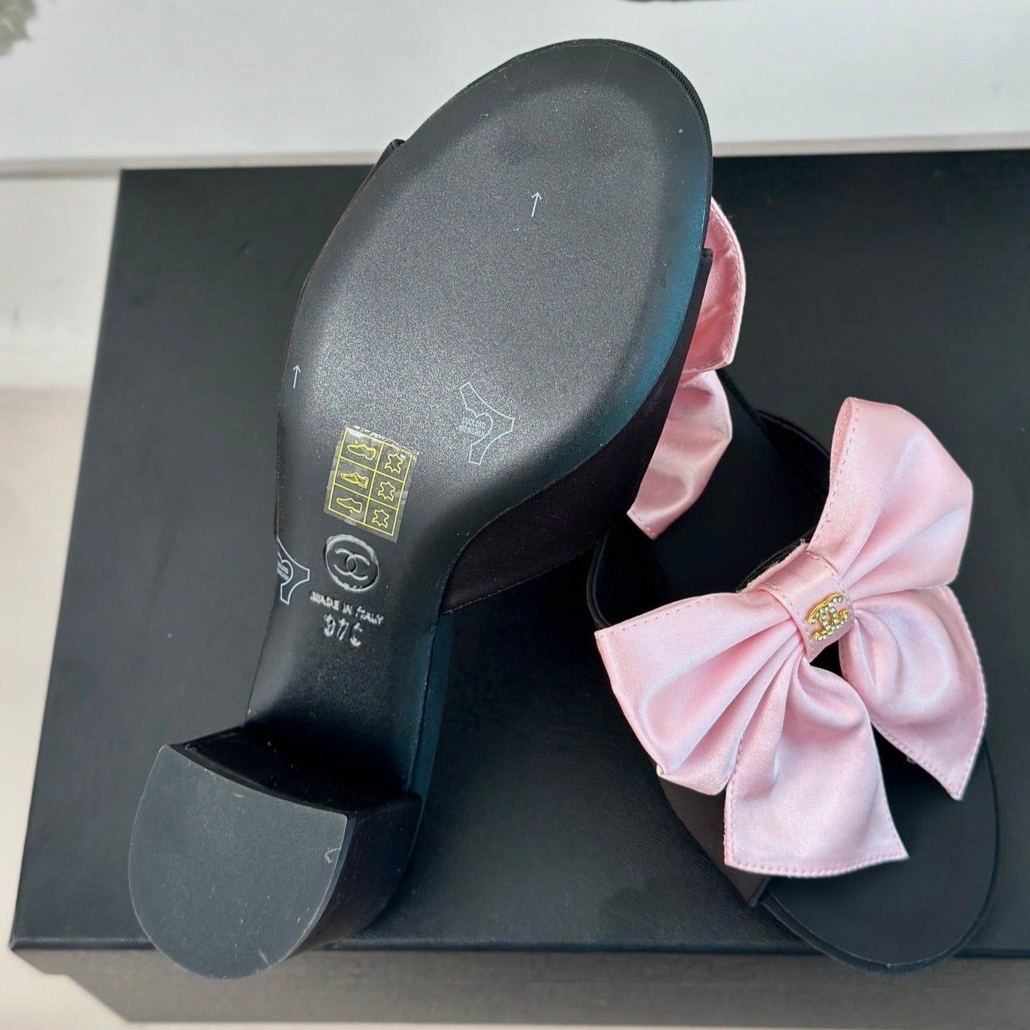 Double CC Big Bow High Heels Sheepskin Light Pink / Black - 35