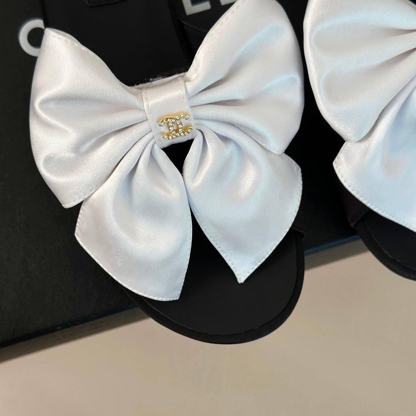 Double CC big bow flat sandals Sheepskin White Black - 35