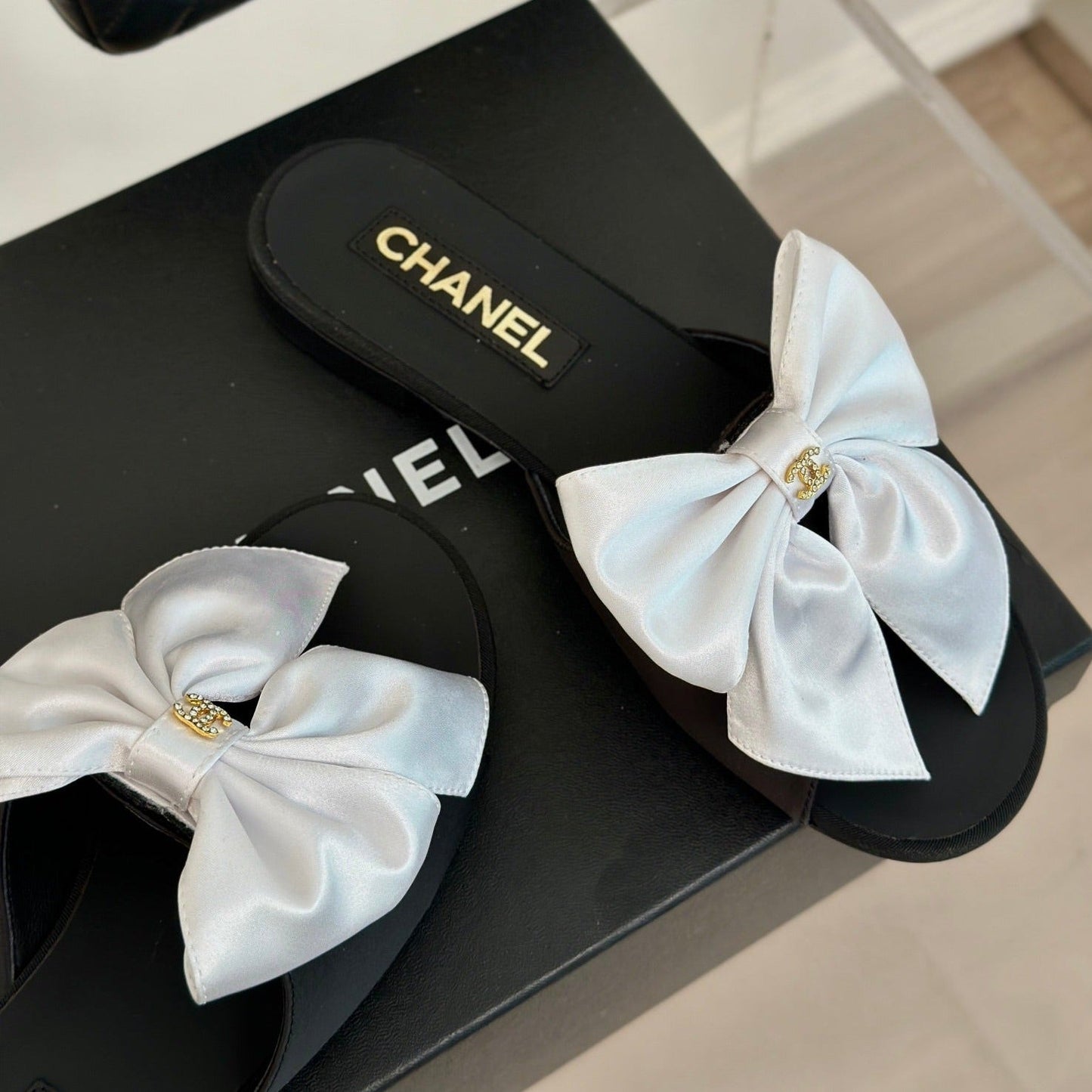 Double CC big bow flat sandals Sheepskin White Black - 35