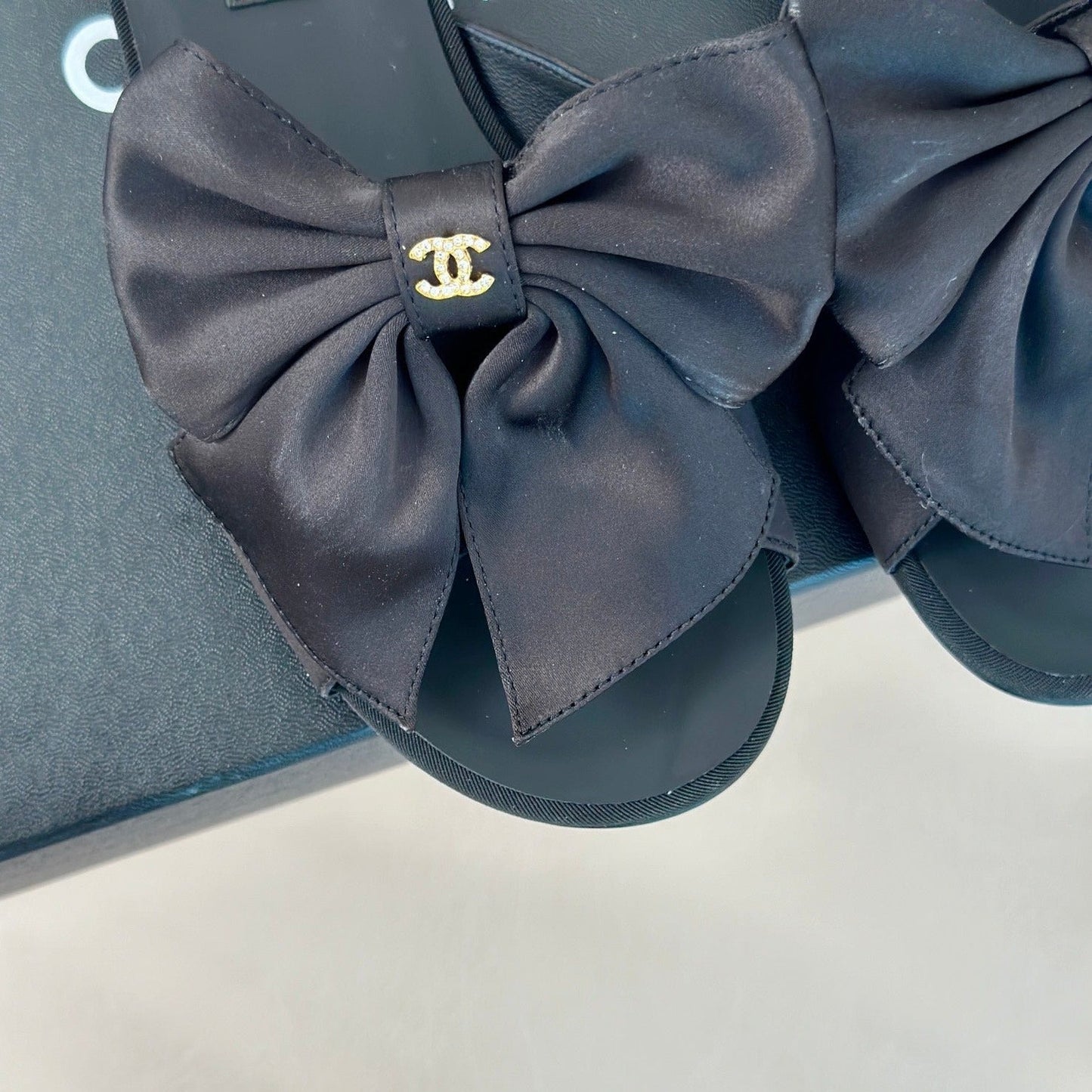 Double CC big bow flat sandals Sheepskin Black - 35