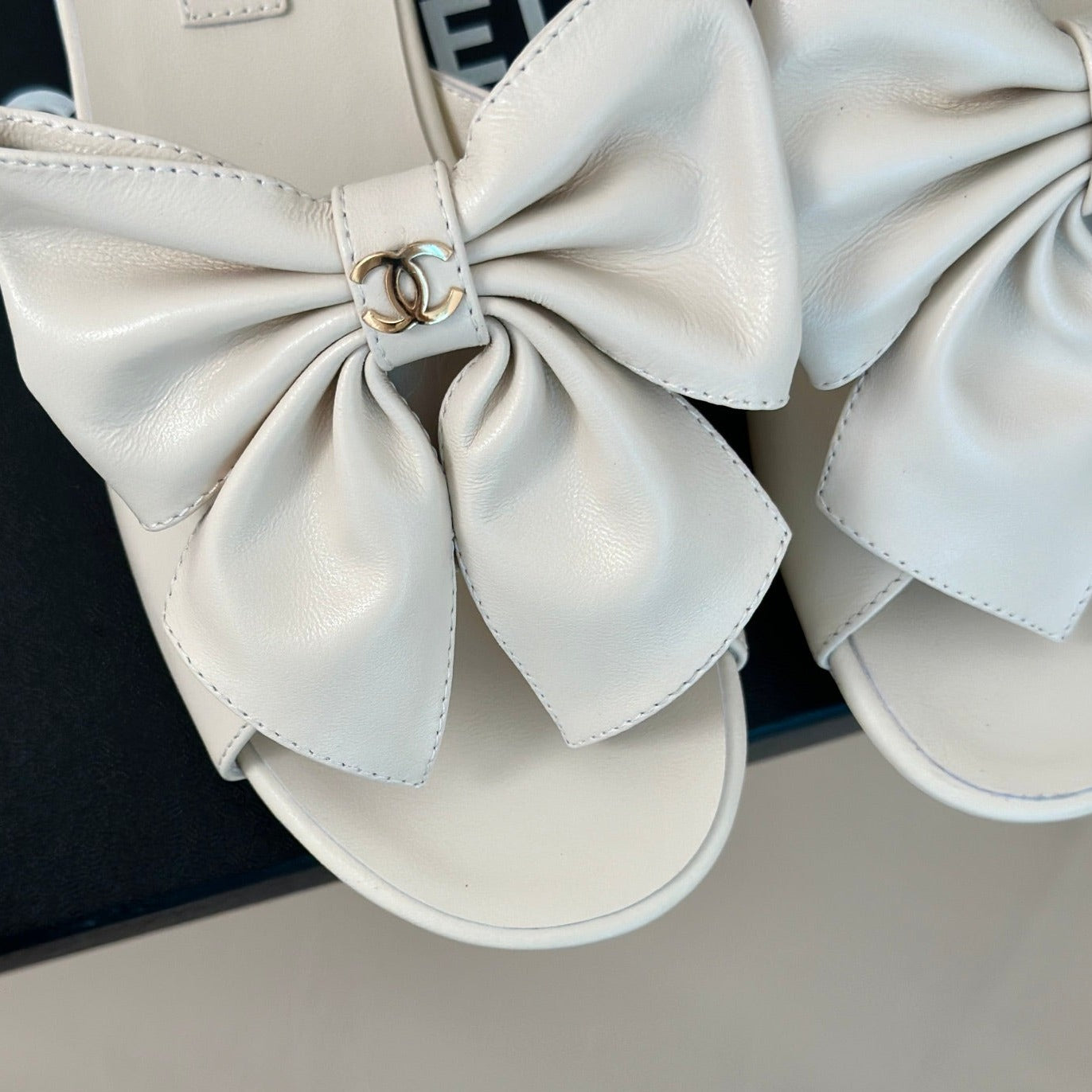 Double CC big bow flat sandals Sheepskin White Cream - 35