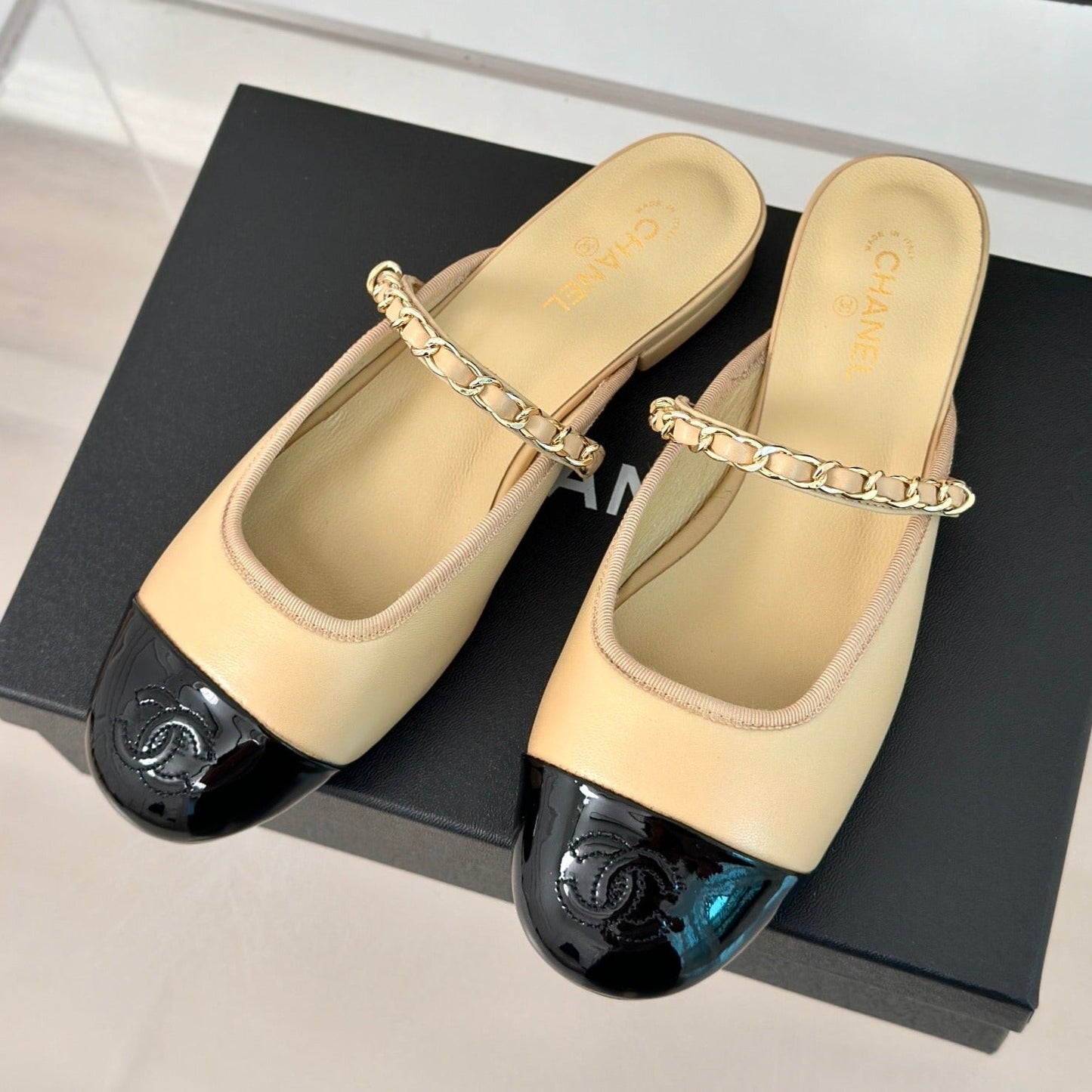 Double C Two-Tone Chain Mules Dark Cream Lambskin - 35
