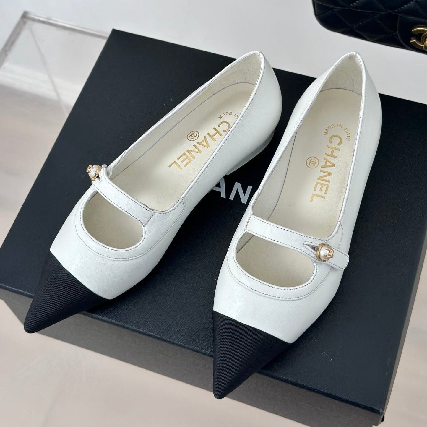 Double C Milan Runway Pointed Toe Mary Jane Shoes White Black Lambskin - 35