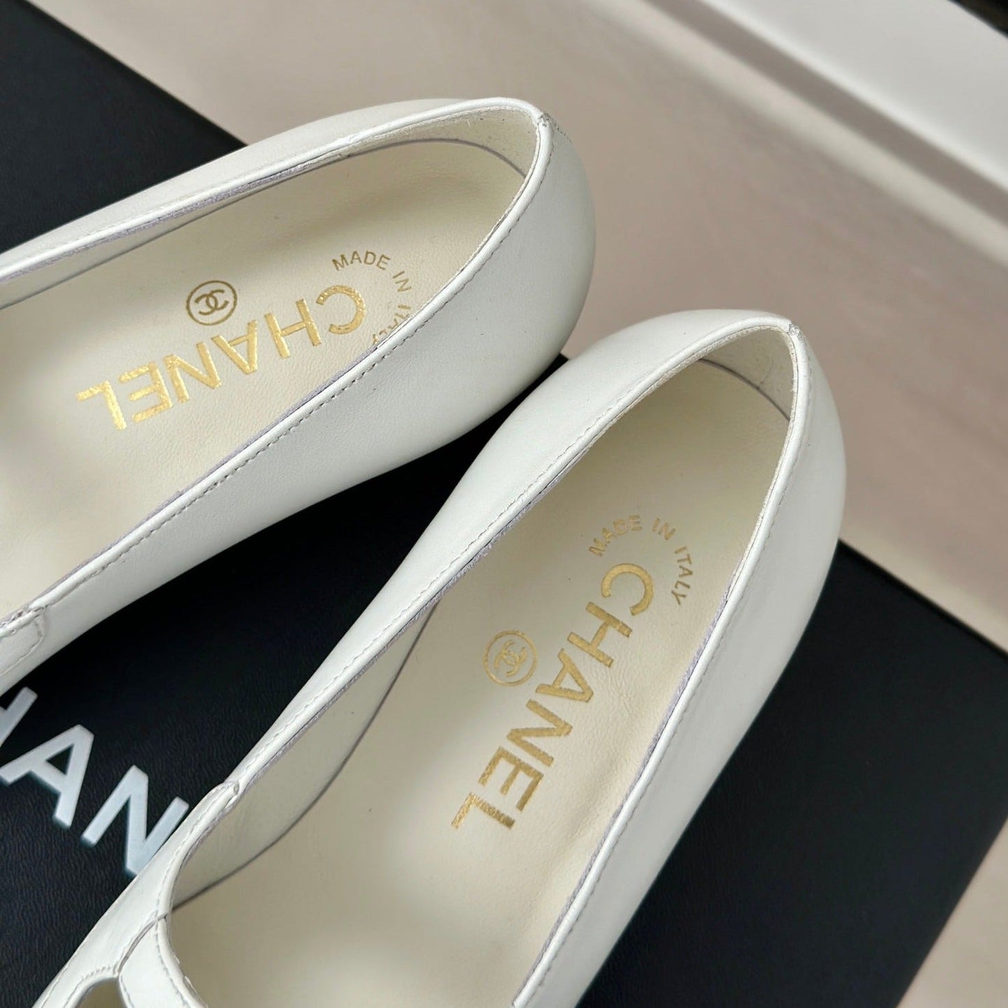 Double C Milan Runway Pointed Toe Mary Jane Shoes White Black Lambskin - 35