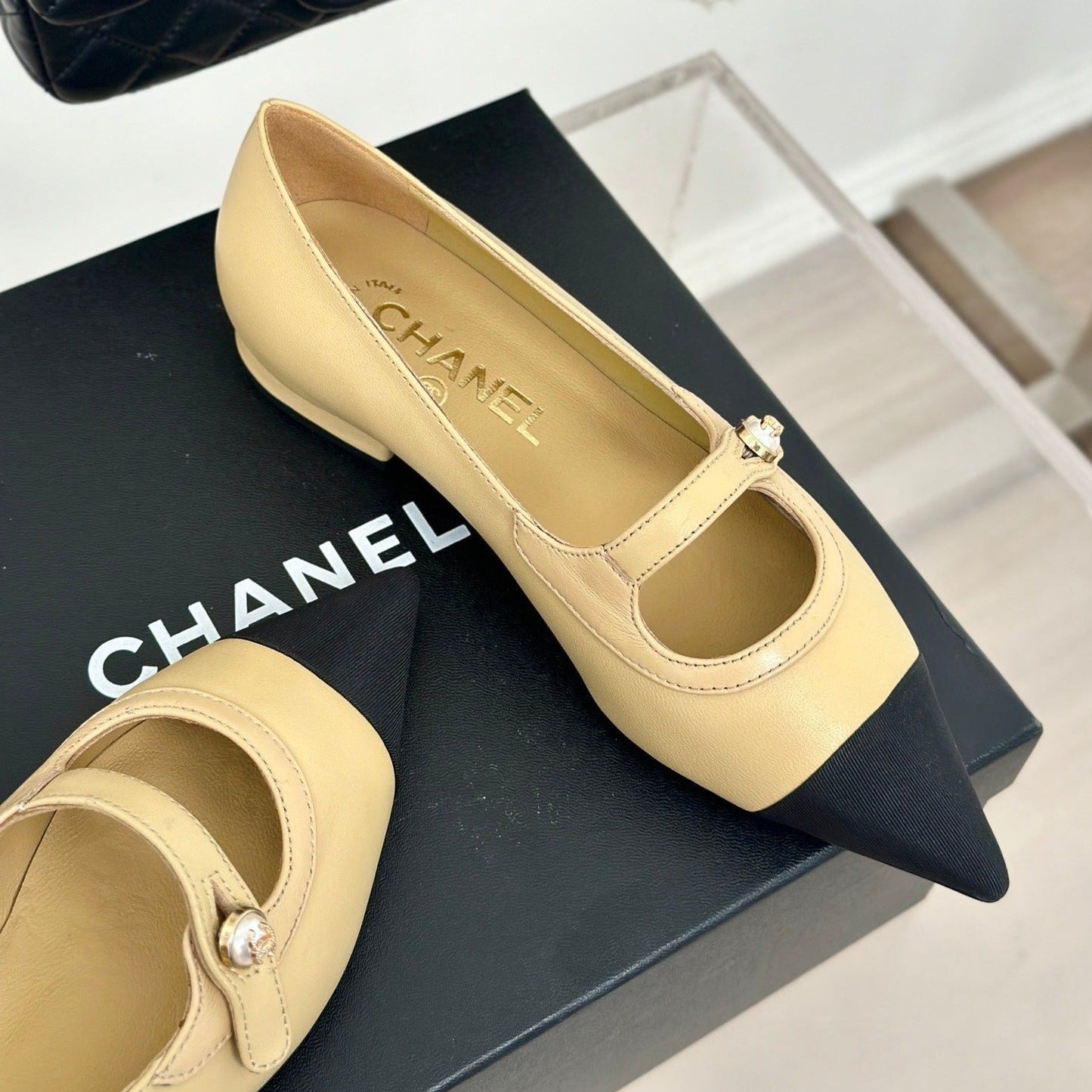 Double C Milan Runway Pointed Toe Mary Jane Shoes Dark Cream Black Lambskin - 35