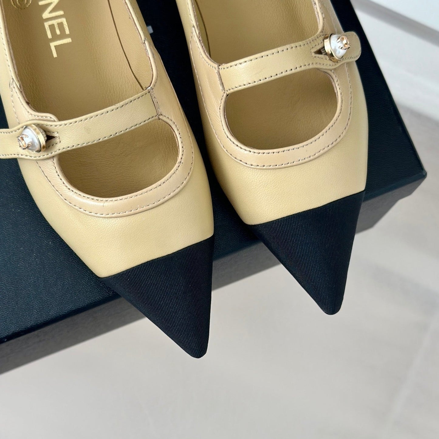 Double C Milan Runway Pointed Toe Mary Jane Shoes Dark Cream Black Lambskin - 35