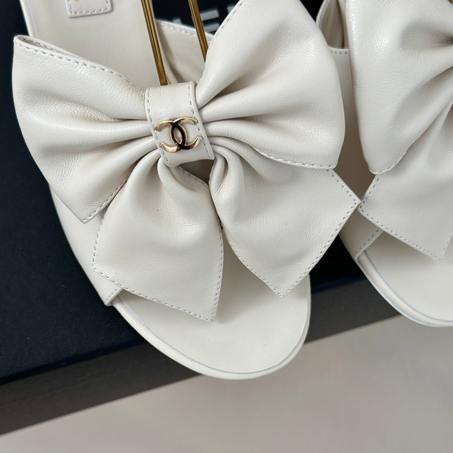 Double C Big Bow Pearl Chain High Sandals White Lambskin - 35